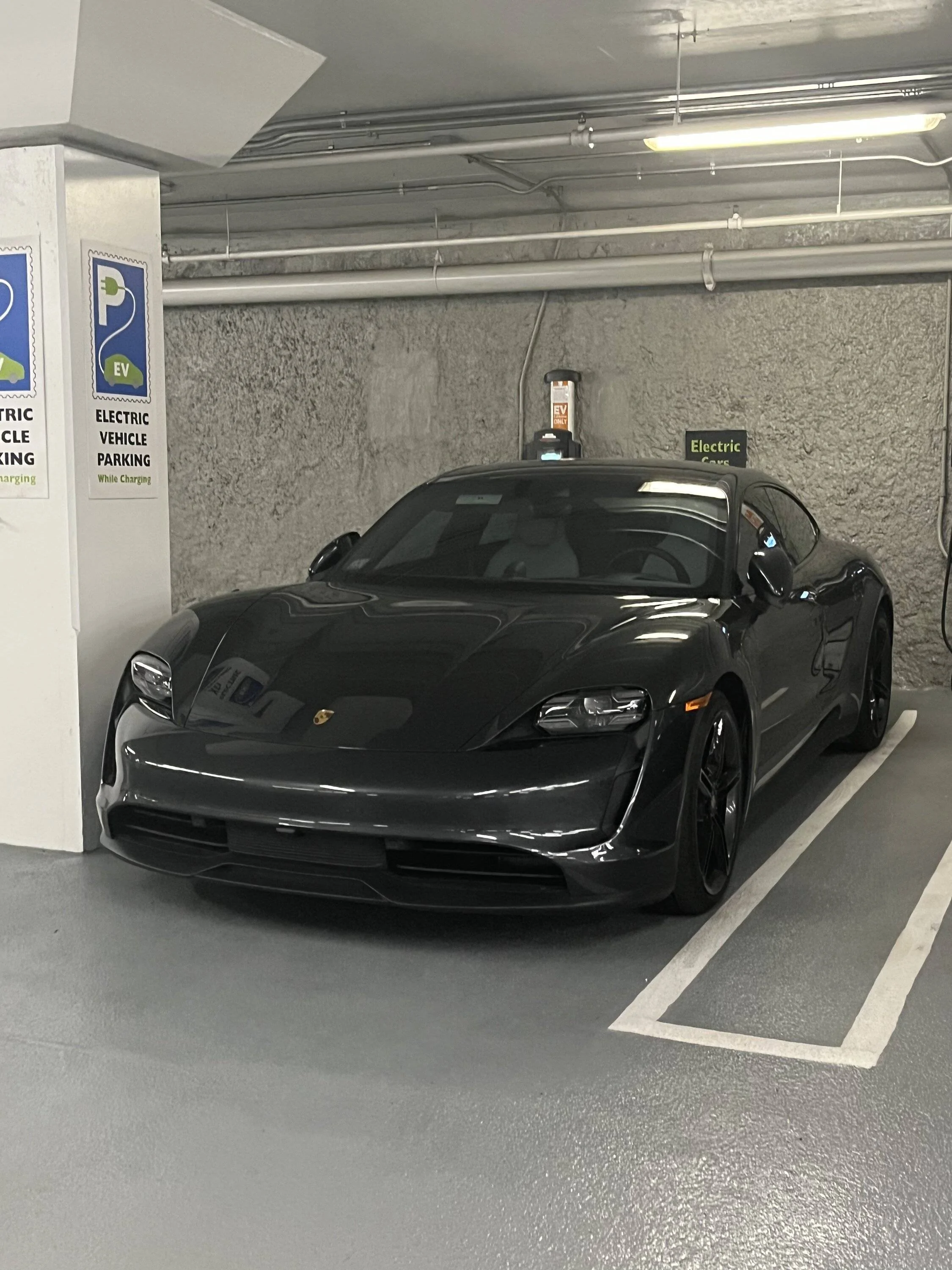 Porsche Taycan 2021 4S Volcano Grey / Chalk 7200 Miles 87042481-6E8B-4D53-8402-A763BE6F8ADF