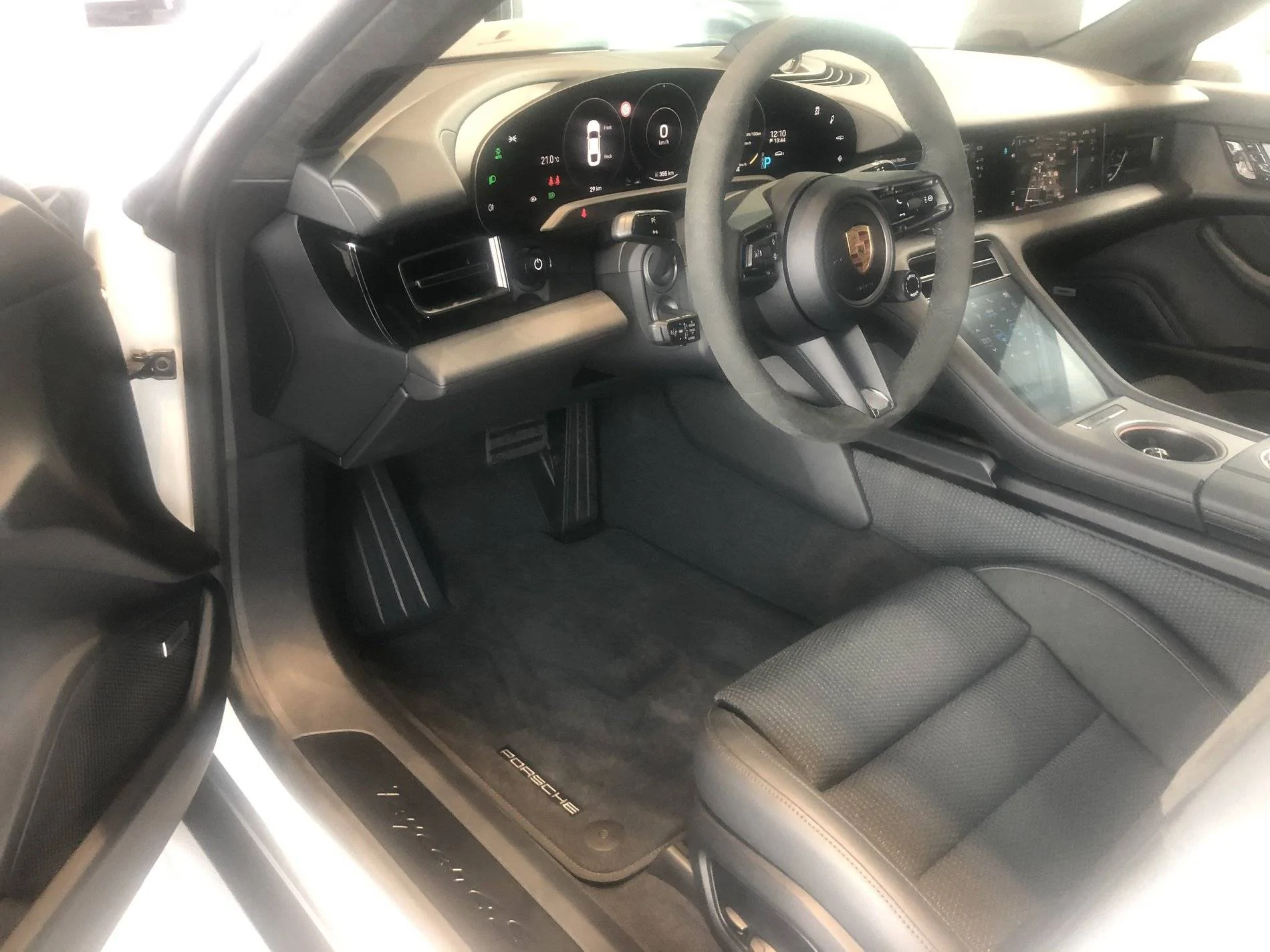 Porsche Taycan Lucky day - 13.3.2020 F2CF2741-BBA8-4CAD-A531-DFE73664B326