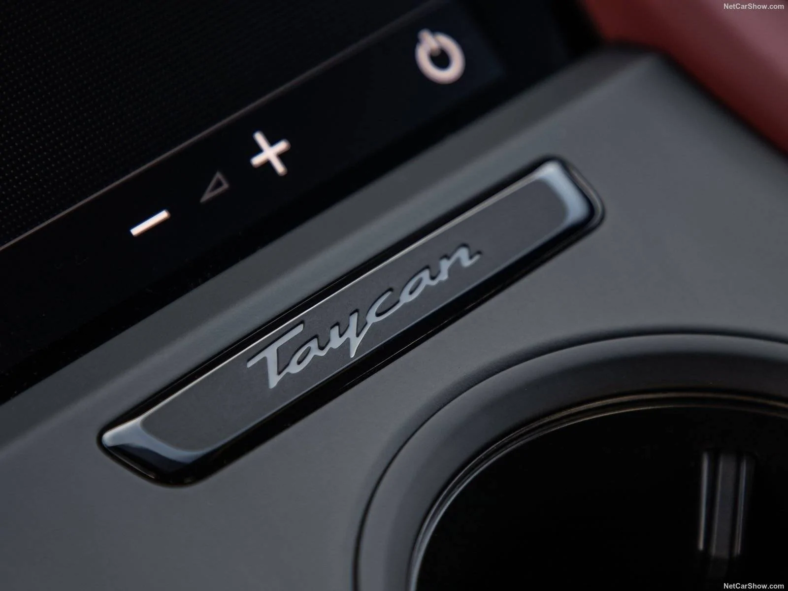 Porsche Taycan Neodyme og standard (black) interior accents.. Porsche-Taycan_4S-2020-1600-ca