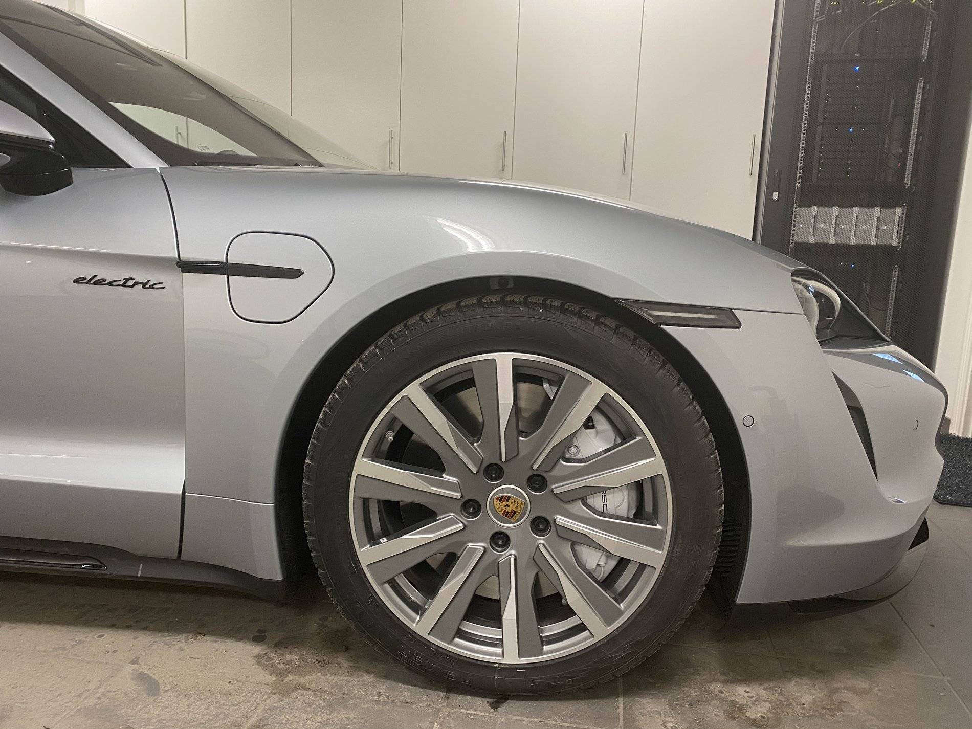 Porsche Taycan Why are these 20 inch wheels not on the configurator? 39271A97-B6C6-4C7C-A229-15CCE4095B1F