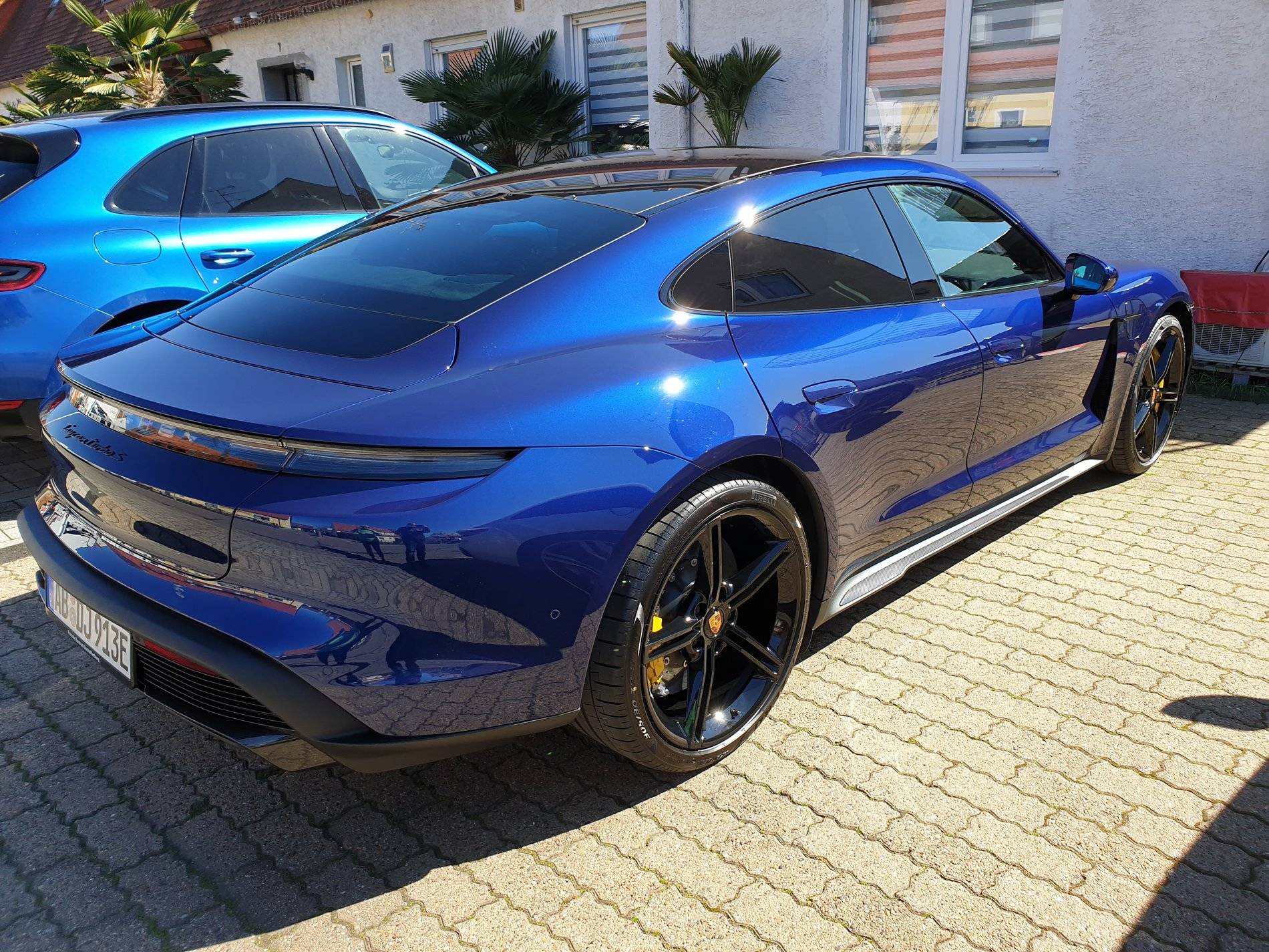 Porsche Taycan GENTIAN BLUE Taycan Club 26