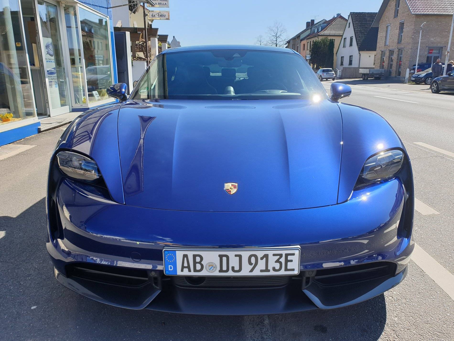 Porsche Taycan GENTIAN BLUE Taycan Club 33