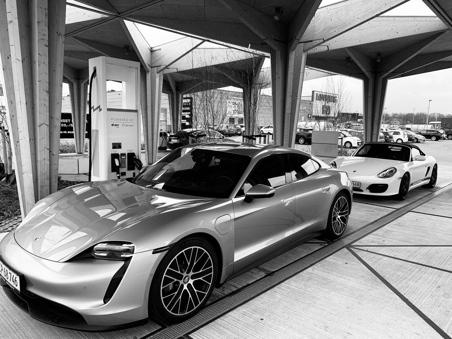 Porsche Taycan DOLOMITE SILVER Taycan Club IMG_1776
