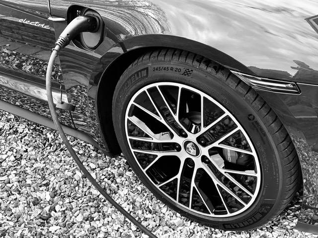Porsche Taycan Received my Taycan 4S in UK! A4A7EFB9-A559-40AA-B2F9-A2D0B957A999