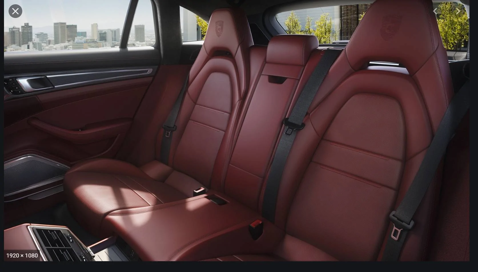 Porsche Taycan Three seat belts in rear three seat option picture1