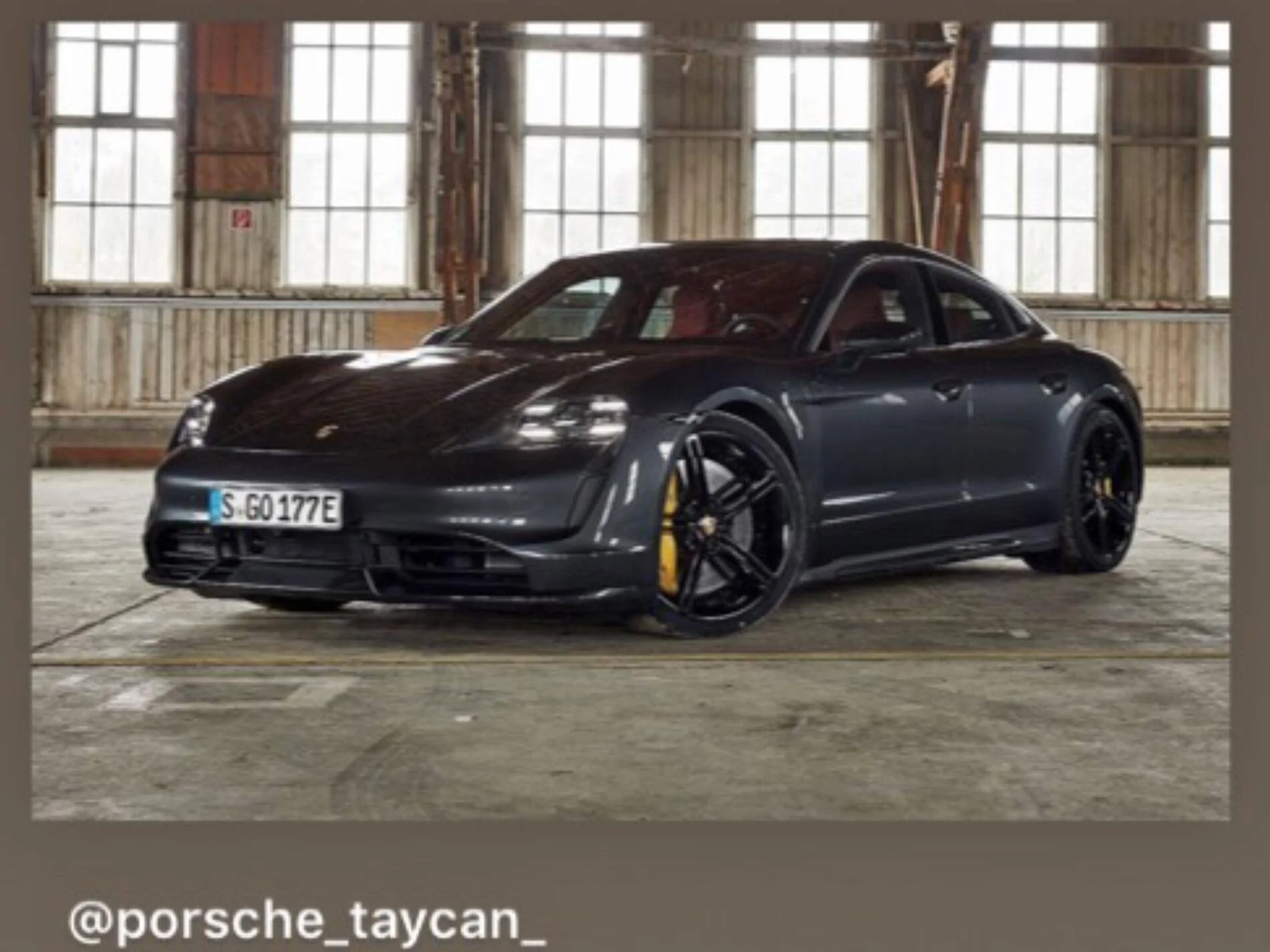 Porsche Taycan VOLCANO GREY Taycan Club IMG_8933
