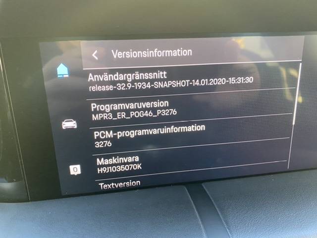 Porsche Taycan Software Update at the Porsche Center 725C8F22-6EBC-4A53-8DF5-665DA3C4D60A