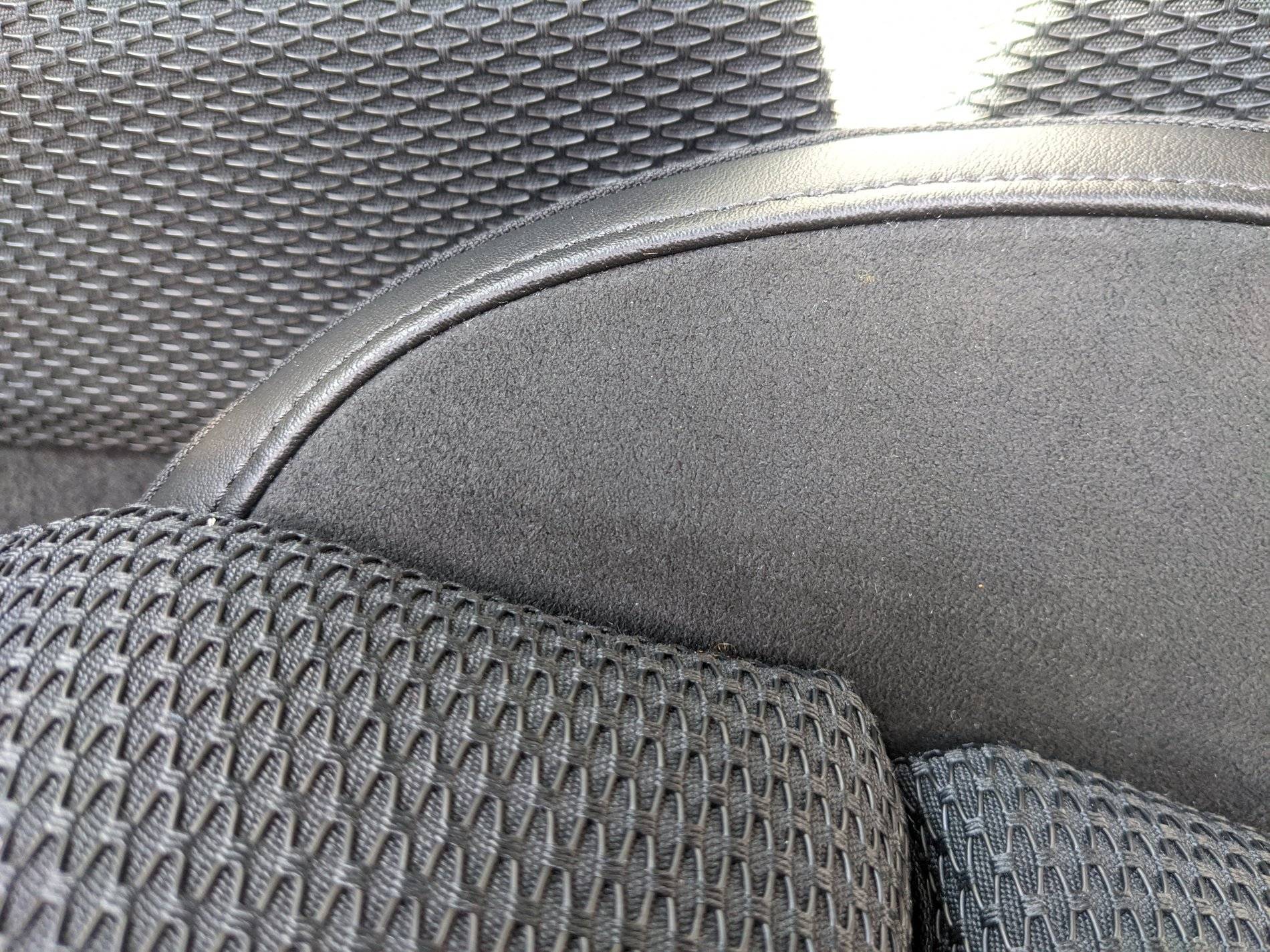 Porsche Taycan Feedback Leather Free Black IMG_20200415_135859