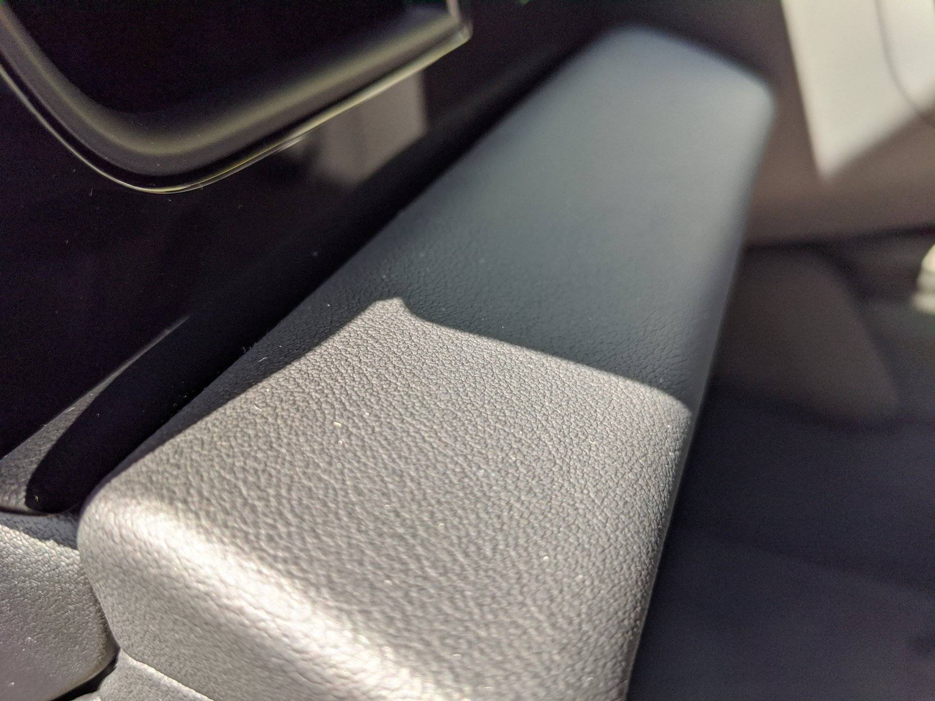 Porsche Taycan Feedback Leather Free Black IMG_20200415_135907
