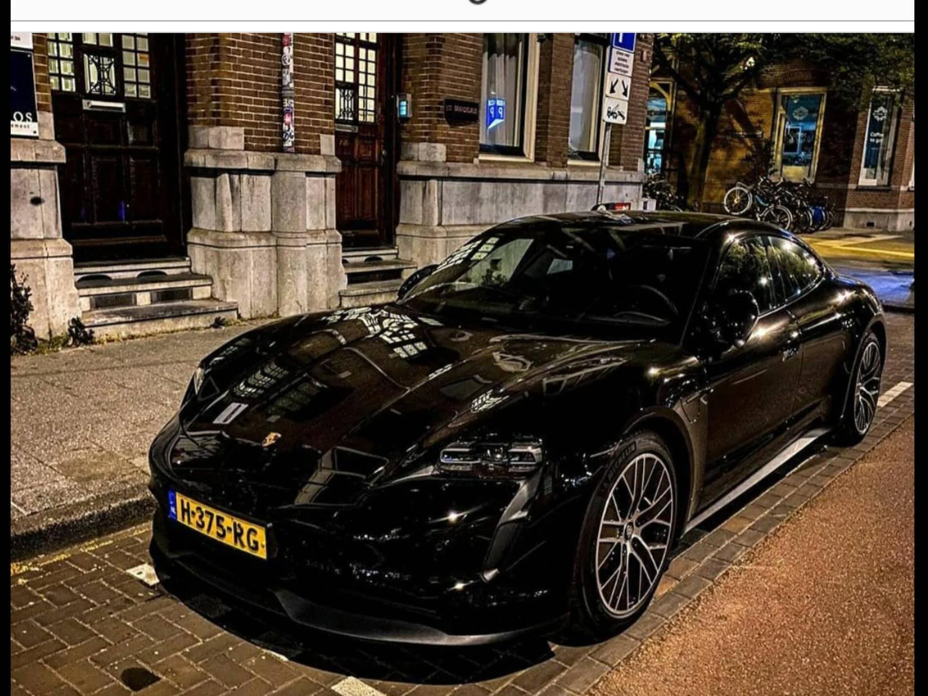 Porsche Taycan BLACK / JET BLACK Taycan Club IMG_9212
