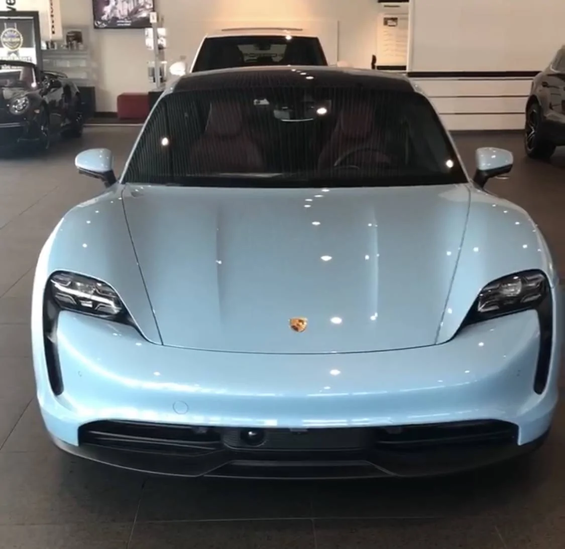 Porsche Taycan Taycan 4s April delivery 09209240-C1D9-4A19-9C7F-24B7C0EAB8DC