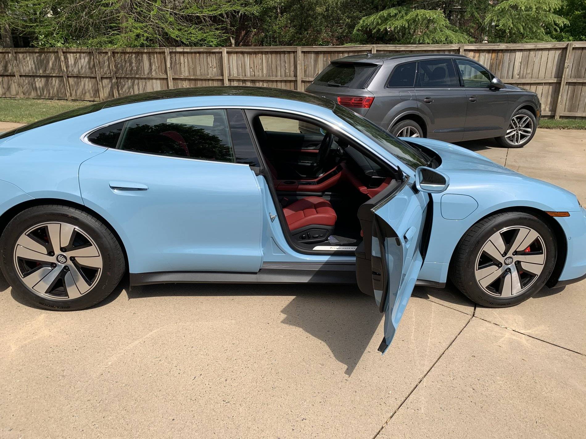 Porsche Taycan FROZEN BLUE Taycan Club EEAF2D6C-45E0-492B-8CCE-25D1402031C2