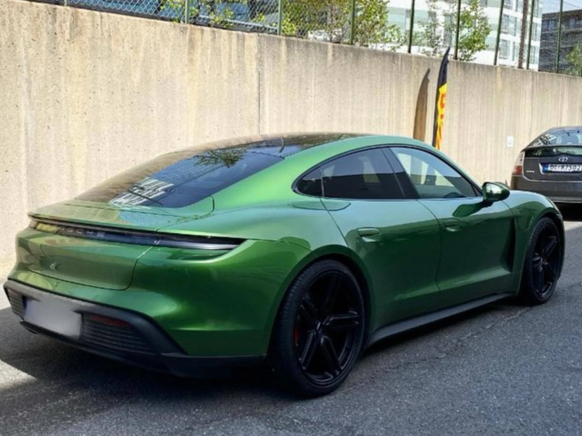 Porsche Taycan MAMBA GREEN Taycan Club IMG_9547