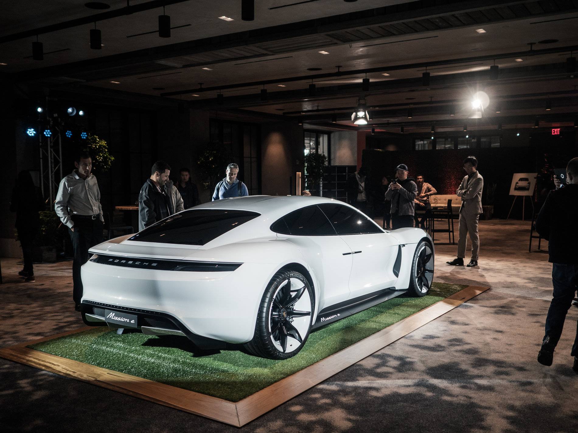 Porsche Taycan 2018 Mission E New York Event EM584566