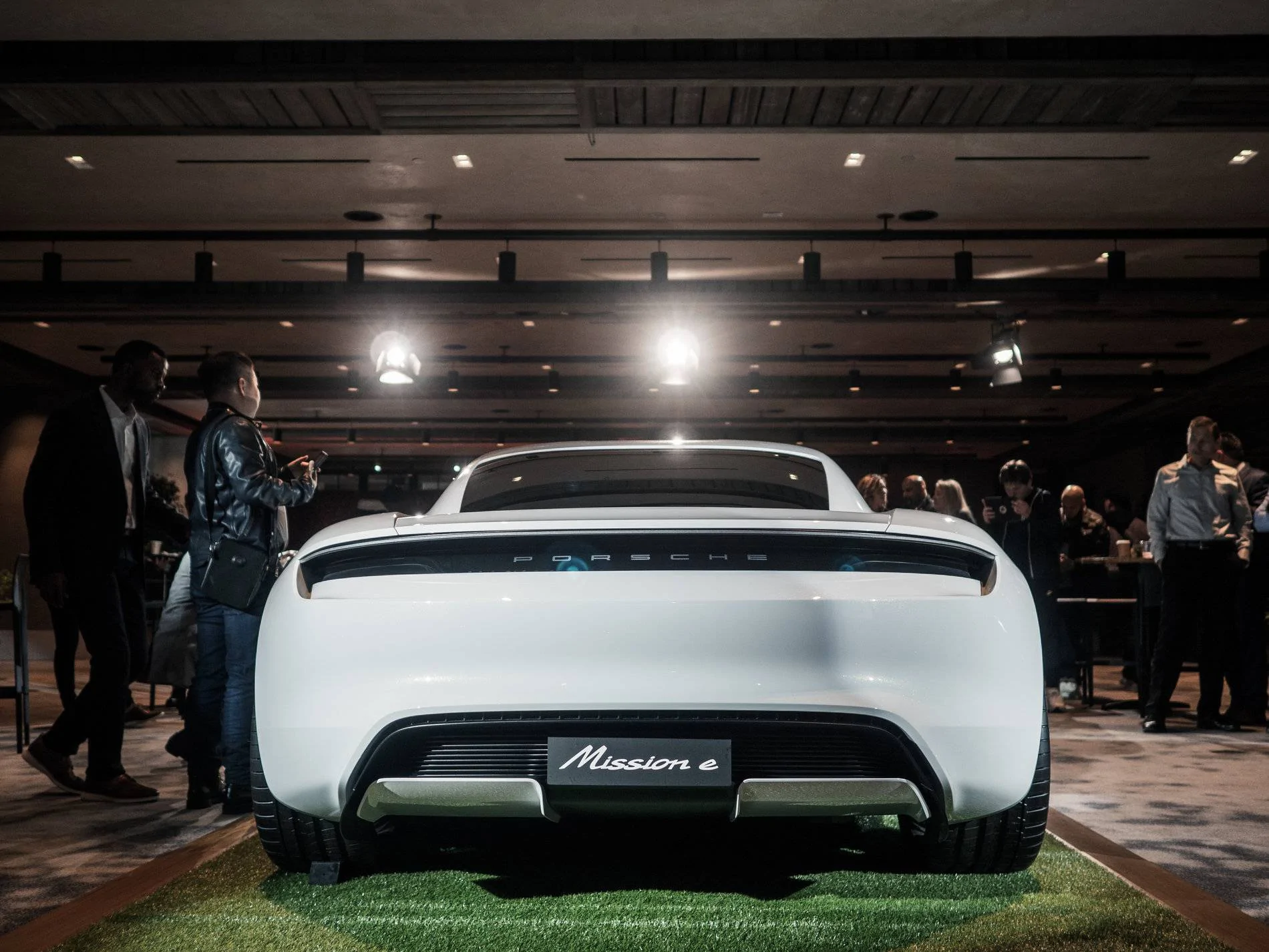 Porsche Taycan 2018 Mission E New York Event EM584573