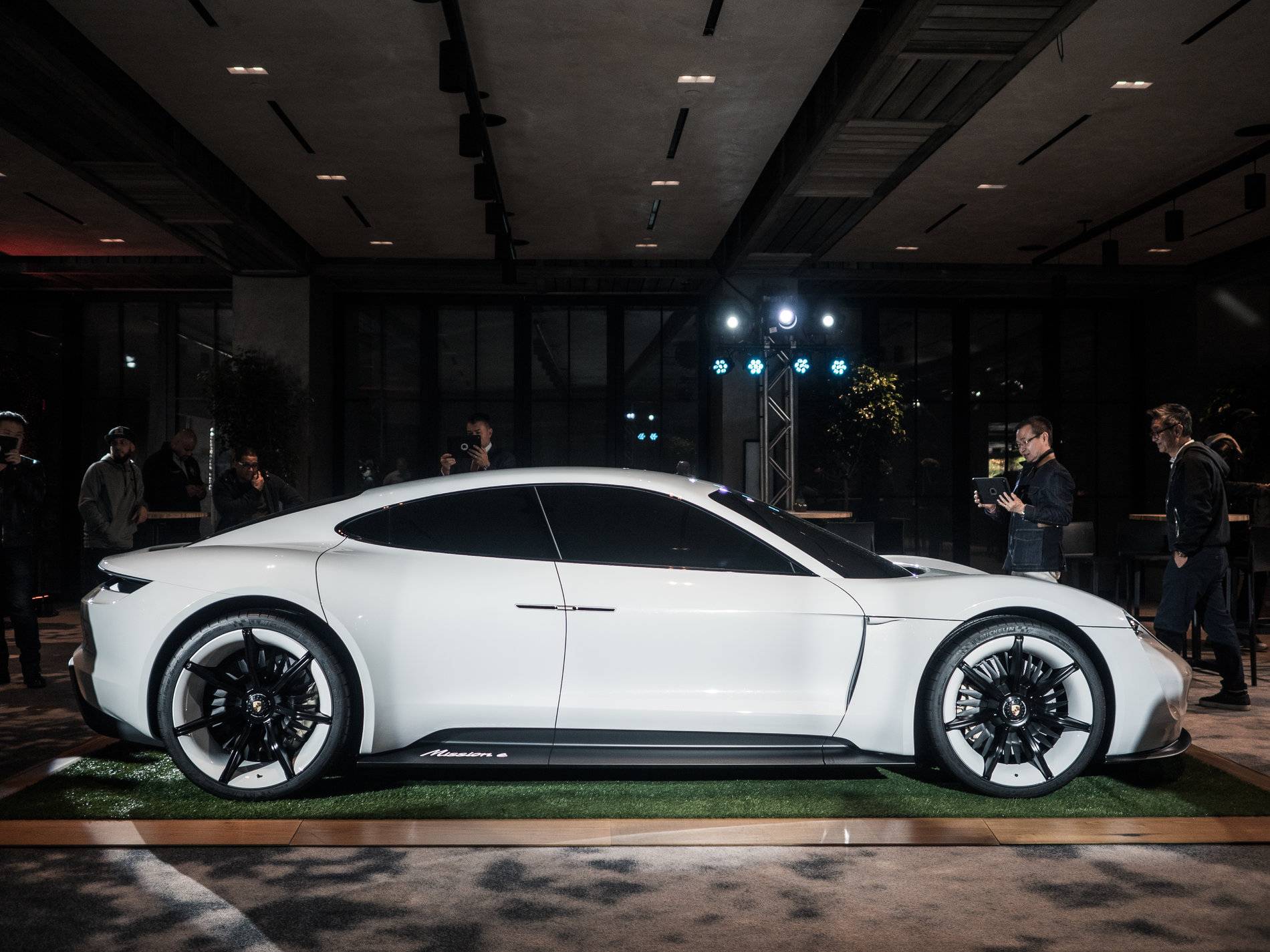 Porsche Taycan 2018 Mission E New York Event EM584579