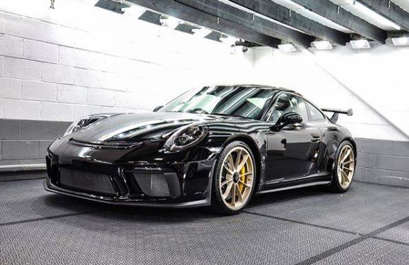 Porsche Taycan Satin Aurum Wheels jet-black-2018-porsche-911-gt3-with-satin-white-gold-wheels-124274_1