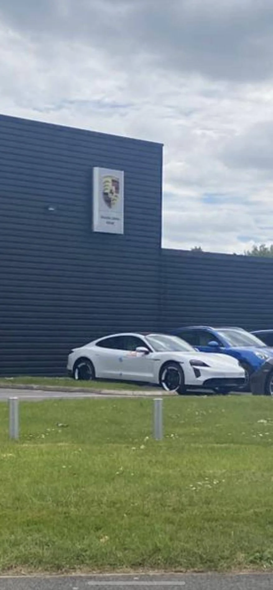 Porsche Taycan Rare spotting in the U.K. (considering dealers are still closed!) - looks fresh off the transporter 0B62B5D2-45A4-402C-BE13-B49C0CC65EA6