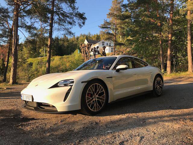 Porsche Taycan My pictures and experience with my Standard White 4S+ side view left 0900PM