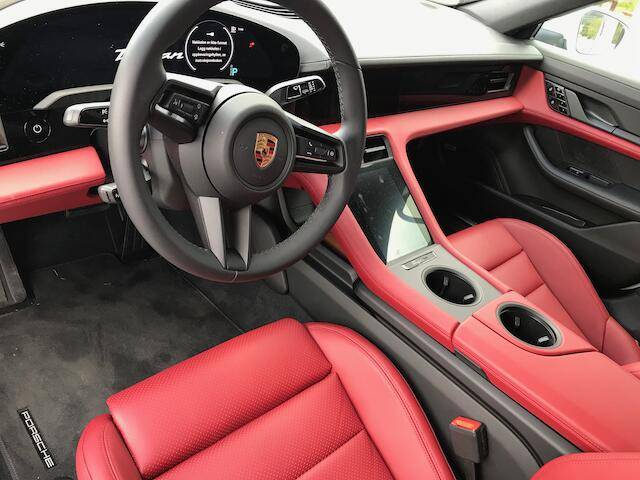 Porsche Taycan My pictures and experience with my Standard White 4S+ Frontseat4