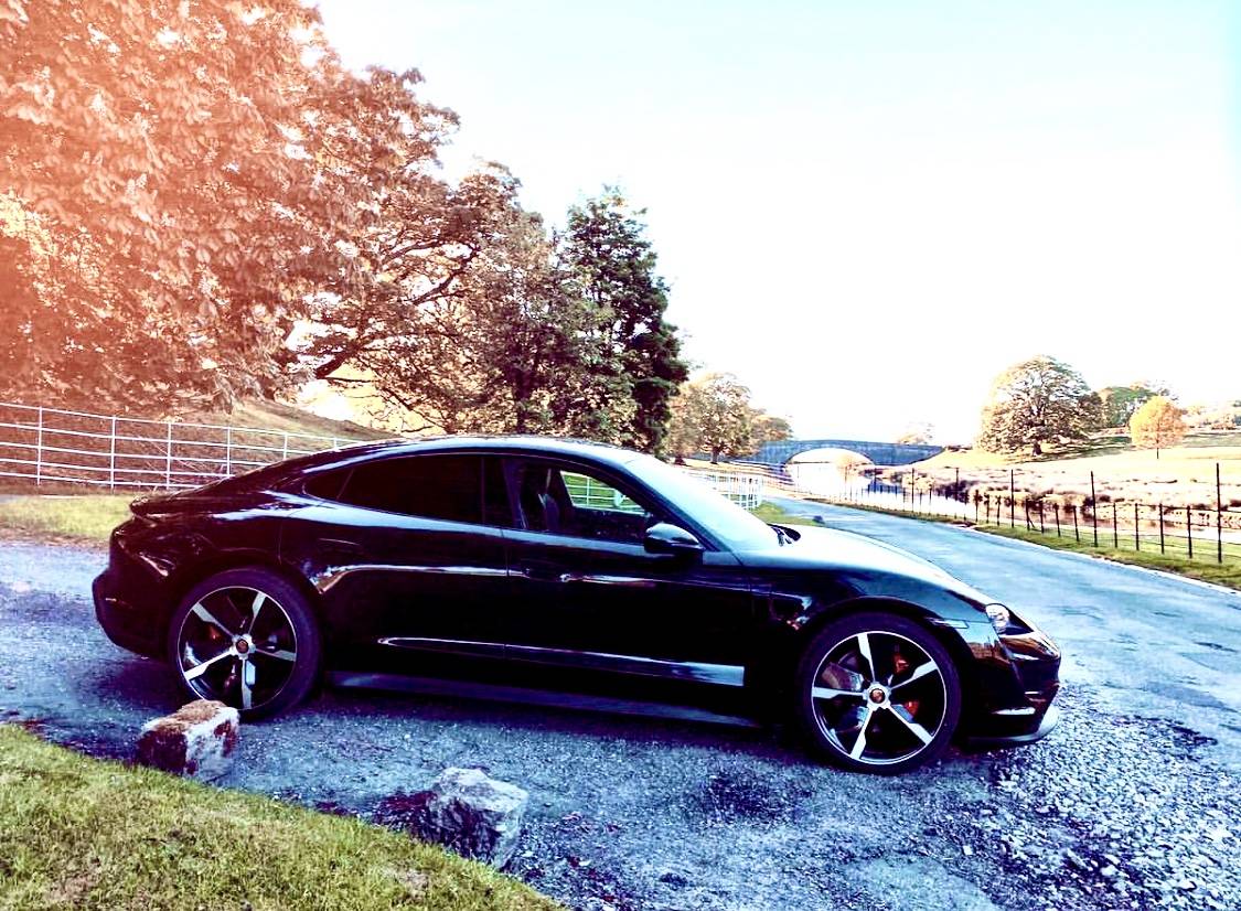 Porsche Taycan BLACK / JET BLACK Taycan Club A11229C9-A037-433B-95BA-9051CE6792F5