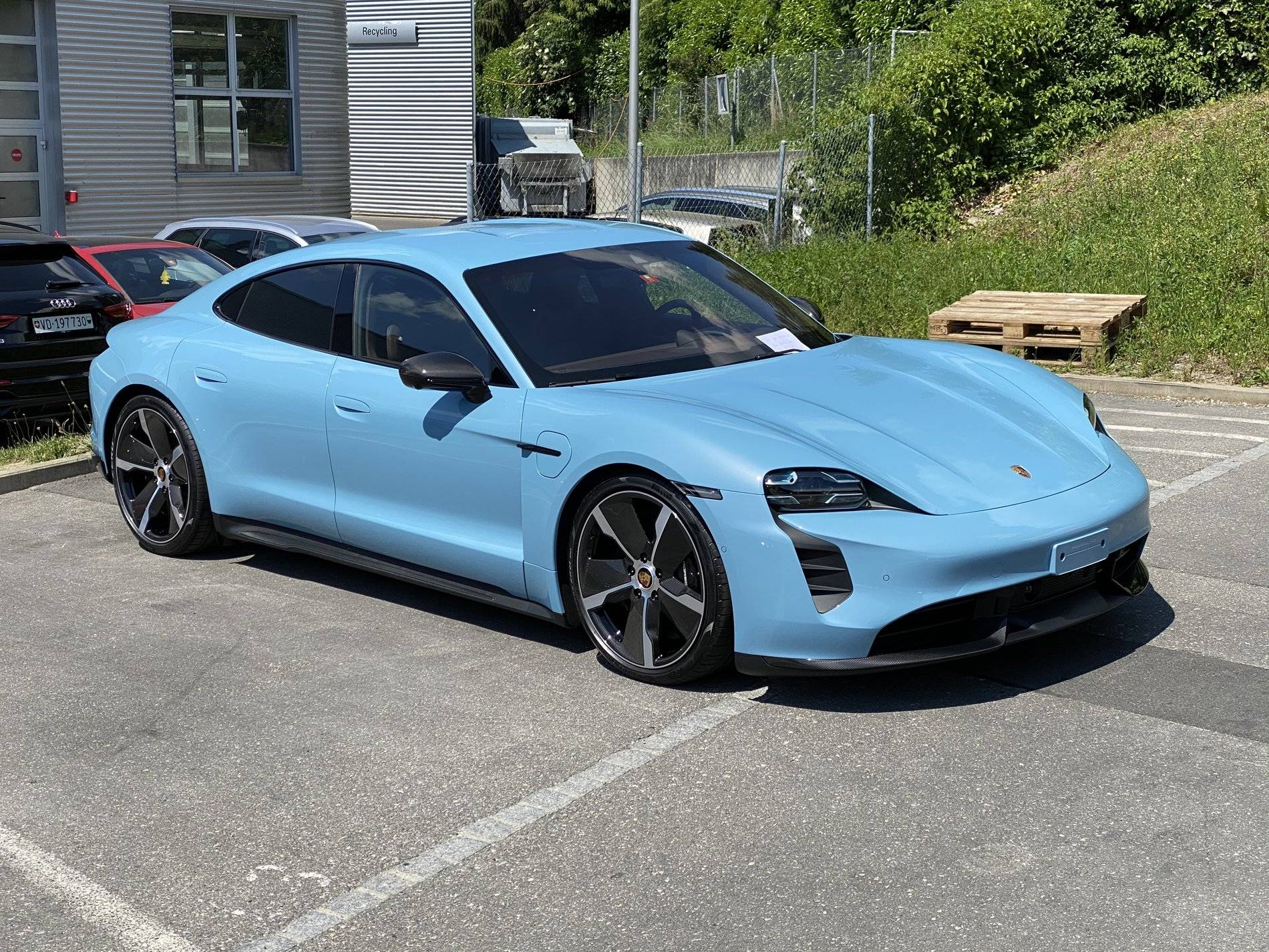 Porsche Taycan FROZEN BLUE Taycan Club IMG_0621