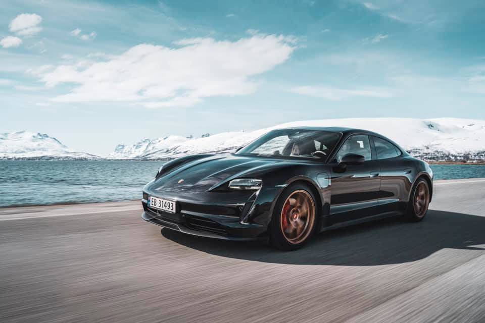 Porsche Taycan Aftermarket wheels for Taycan Aftermarket Porsche-Taycan-Momo-Wheels-1