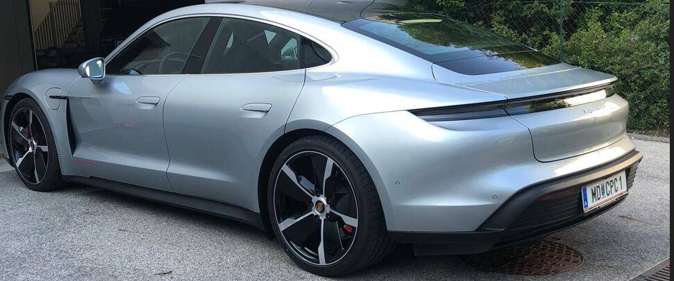 Porsche Taycan DOLOMITE SILVER Taycan Club 1658937246159