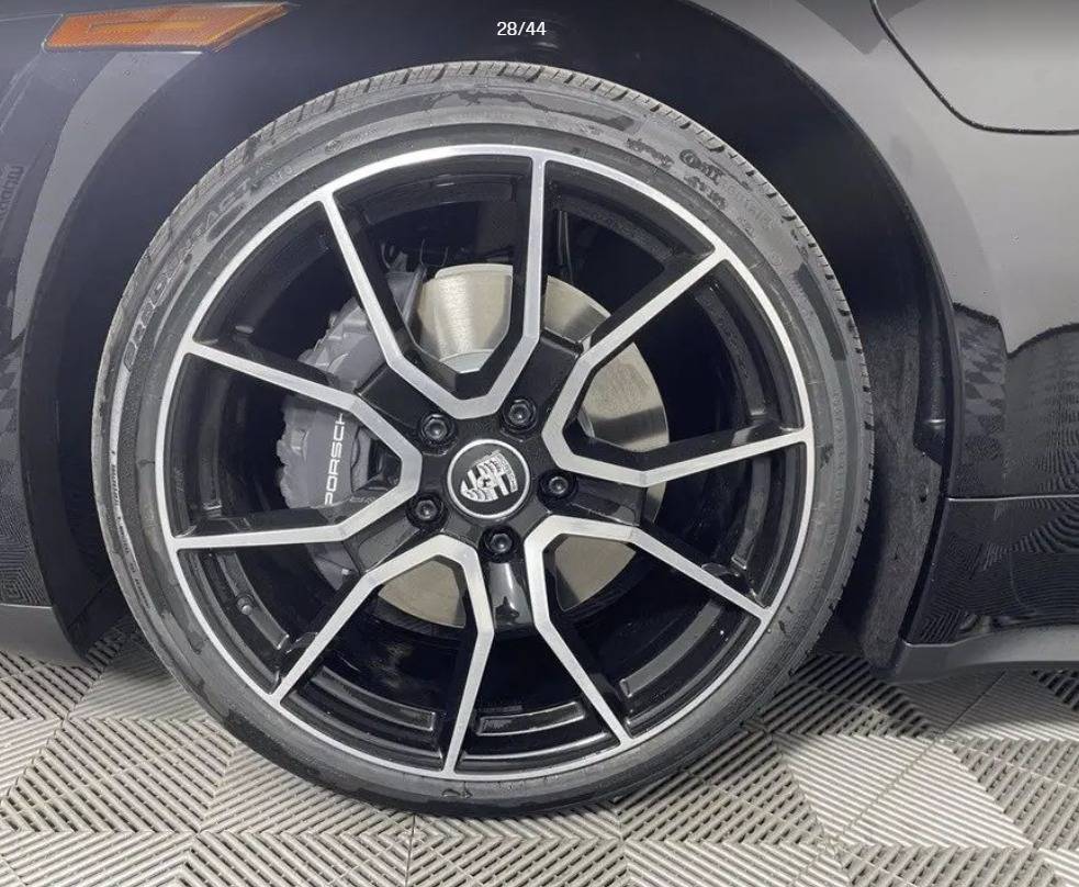 Porsche Taycan DOLOMITE SILVER Taycan Club 21 RS Wheels