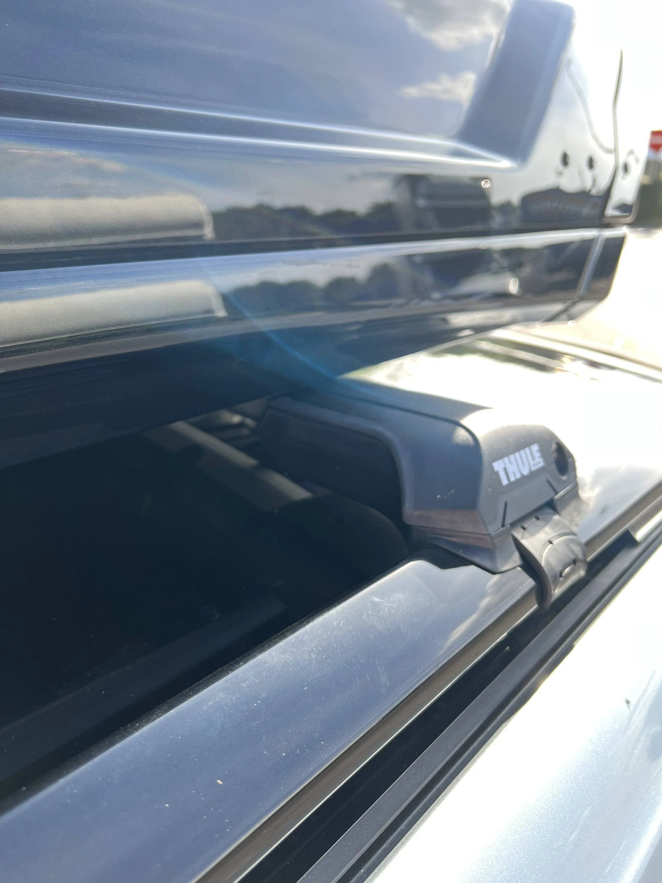 Porsche Taycan Taycan CT4 w/ 2021 vs 2022 Thule Wingbar Edge , Thule Vector M roofbox 29B06D94-5077-4C7C-9C03-2D5EEBF7507D