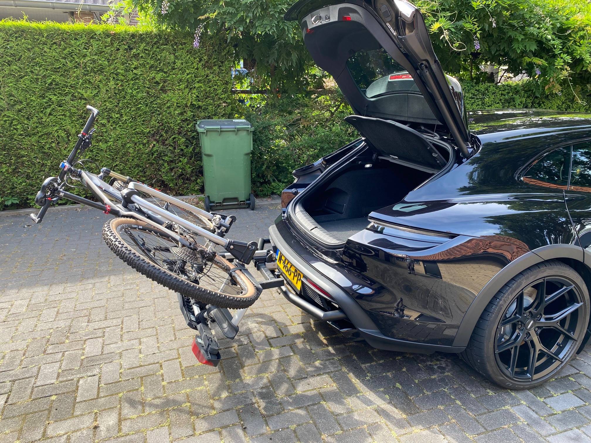 Porsche Taycan My custom hitch for standard bike rack. 4