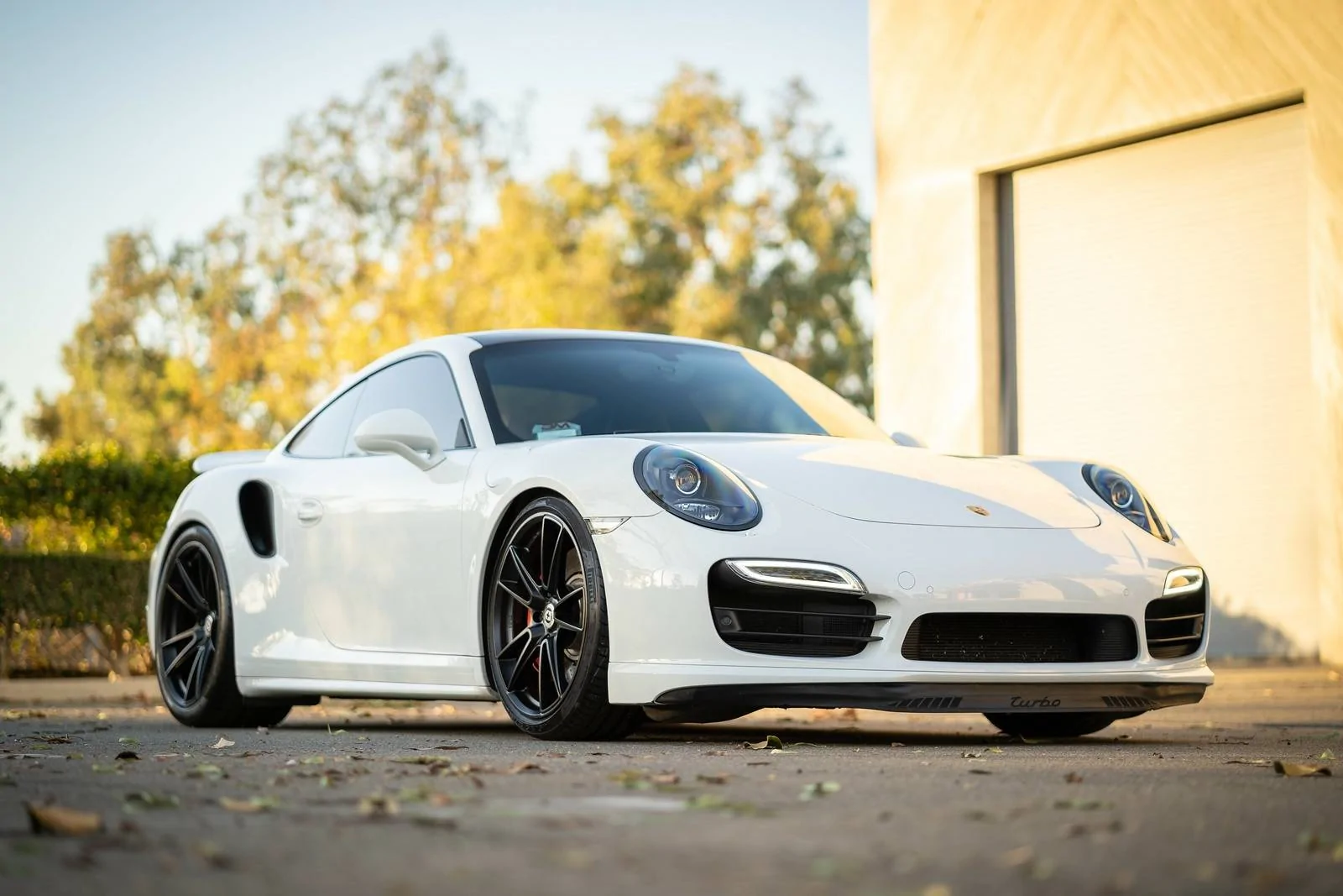 Porsche Taycan Dealing with the front license plate 2022-08-01_09-45-12