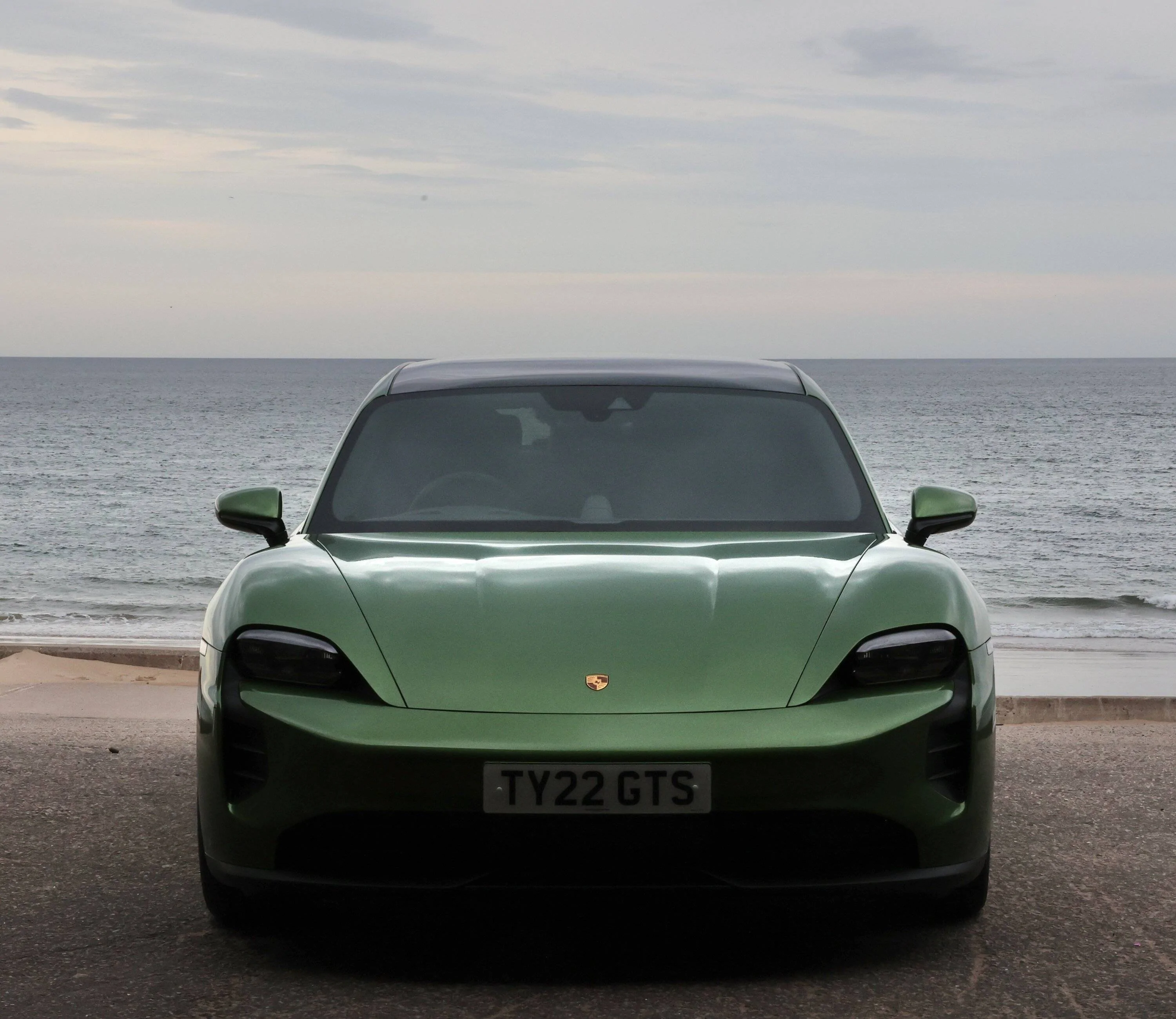 Porsche Taycan MAMBA GREEN Taycan Club B0DE911A-AAAA-4C3F-A13C-9BE639C6ADA1