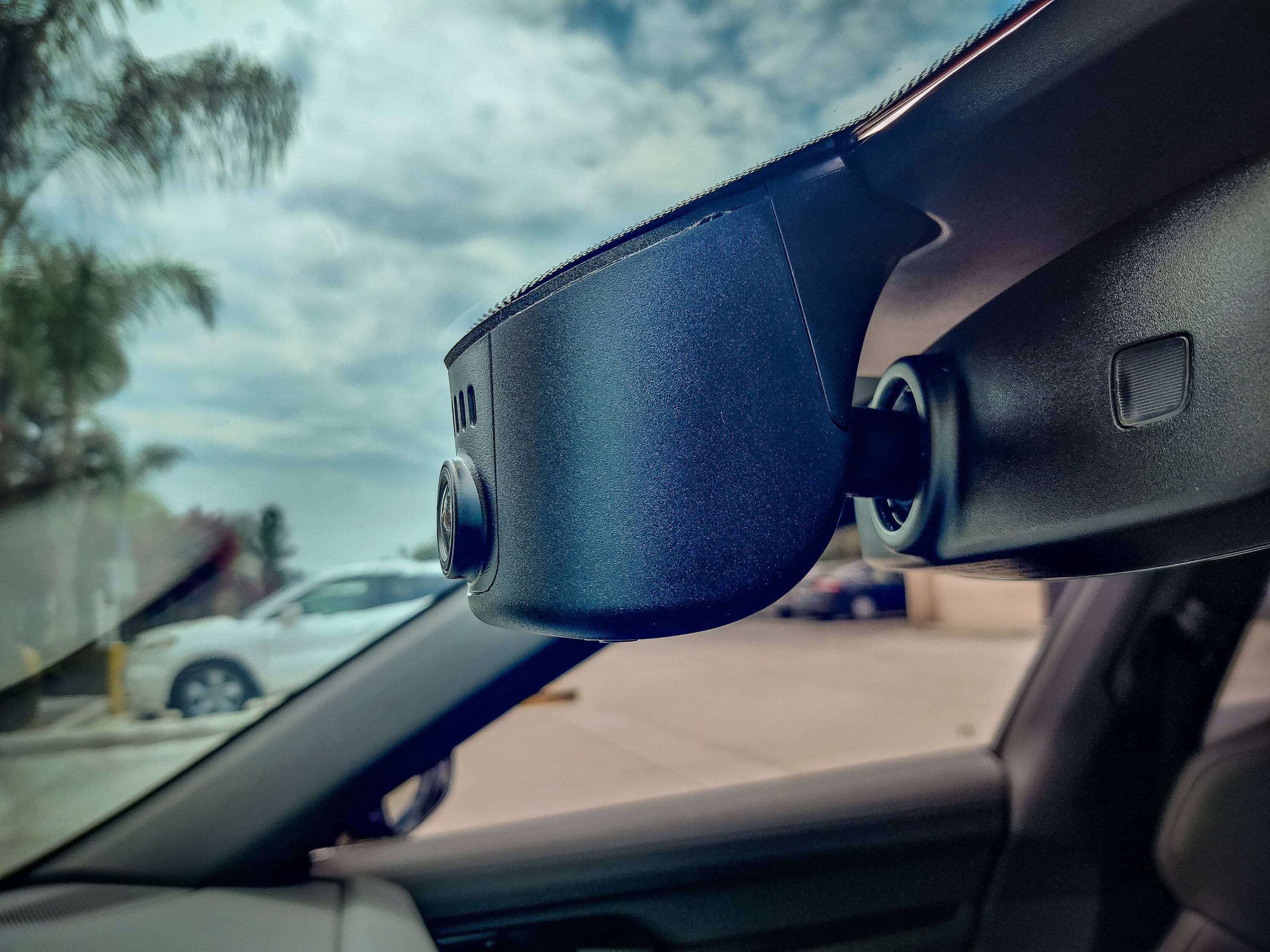 Porsche Taycan Fitcamx dashcam installation PSX_20220804_125248