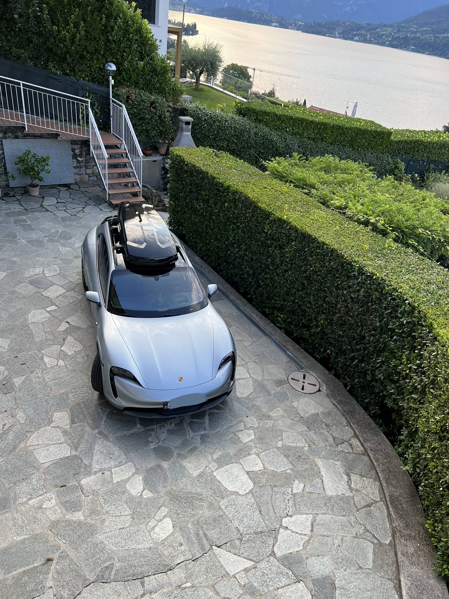 Porsche Taycan Taycan CT4 w/ 2021 vs 2022 Thule Wingbar Edge , Thule Vector M roofbox 9F67ABDA-A2CA-4957-81EE-7934A08B094B