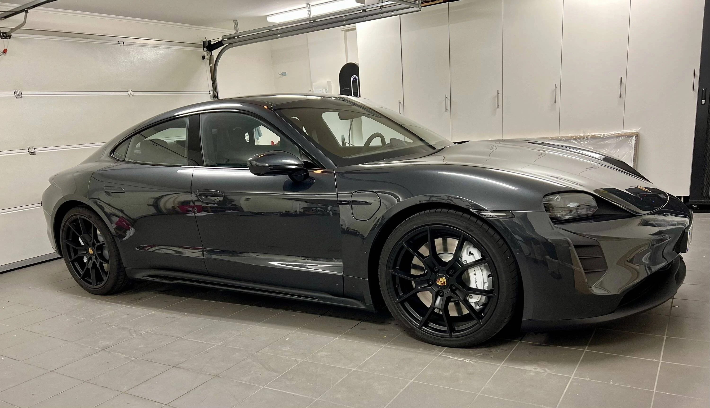 Porsche Taycan Where do you keep your car? B5620CE1-79CB-49F4-B253-8B3DEA3570DD