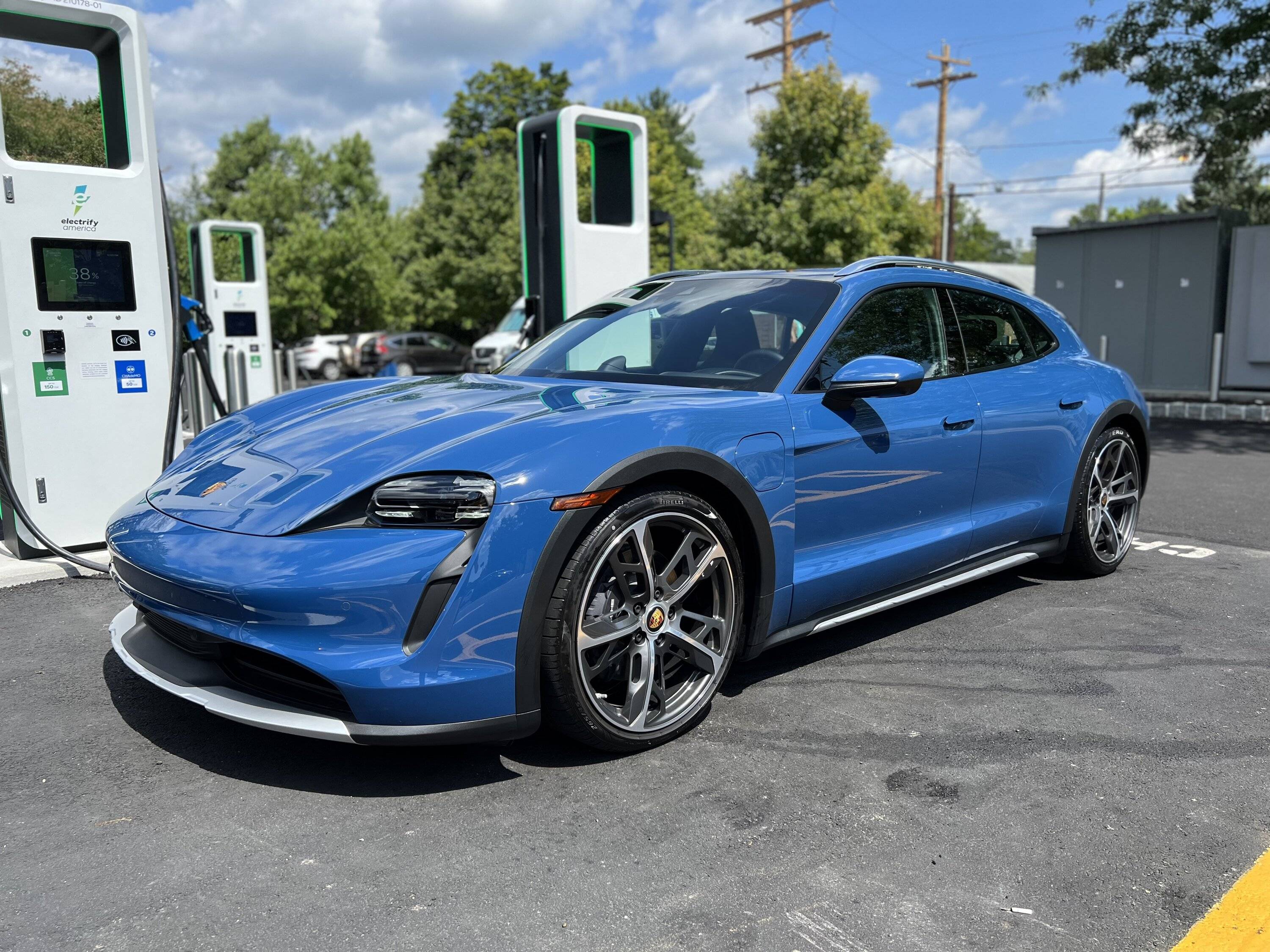 Porsche Taycan NEPTUNE BLUE Taycan Club 3C22610D-5E83-43C8-B442-10415F439A8F