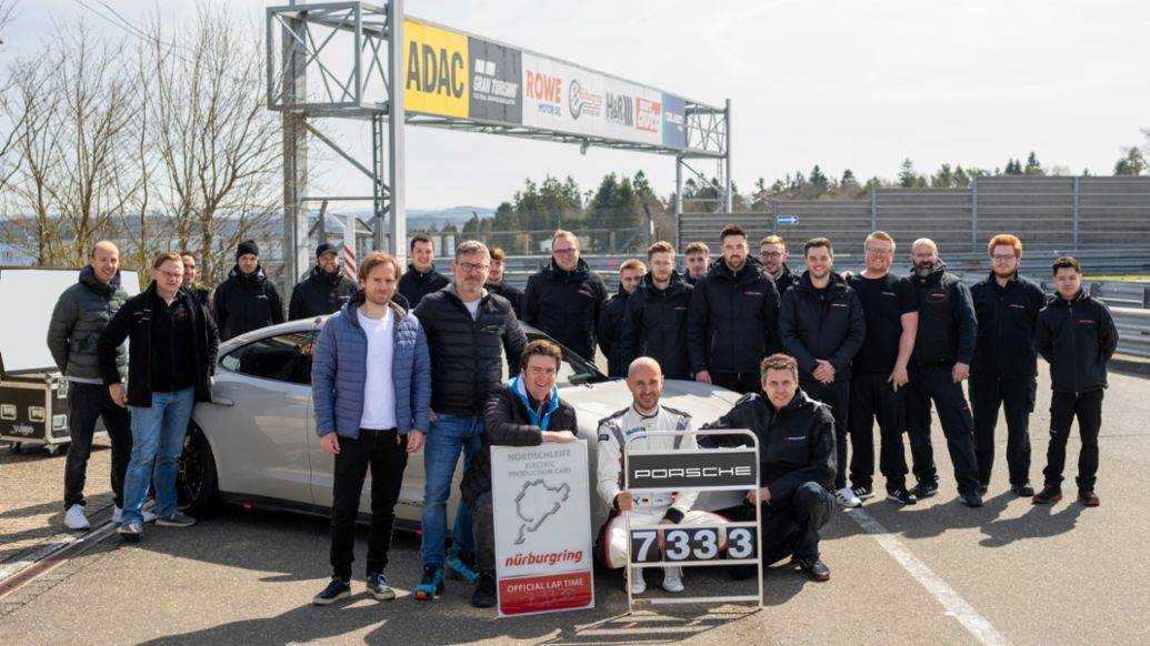 Porsche Taycan Taycan Turbo S Sets EV Nurburgring Record With 7:33 Lap Time S22_3384_fine