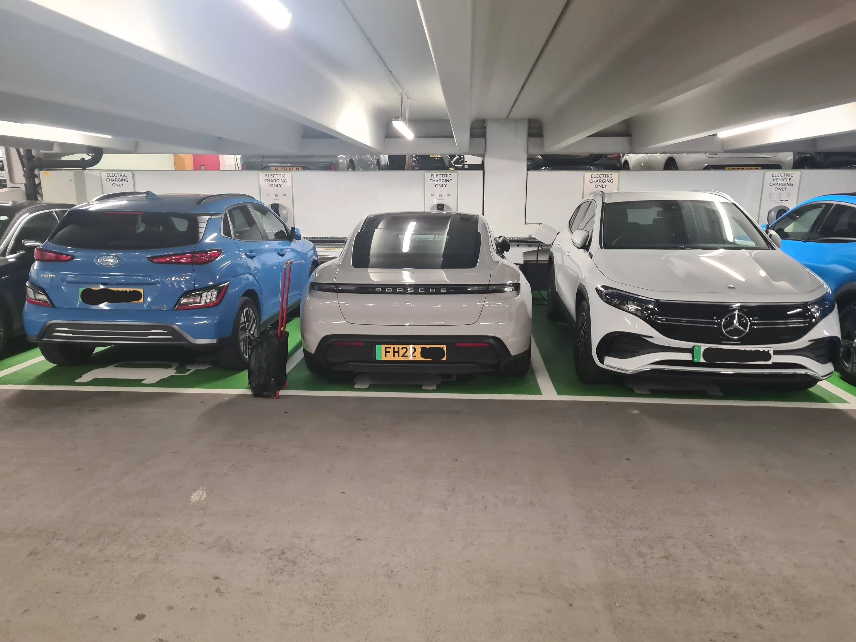 Porsche Taycan My first public charging experience. 20220810_175644
