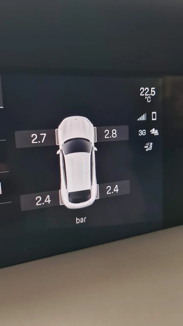 Porsche Taycan Car asking for more air in tires?? 20220811_091538