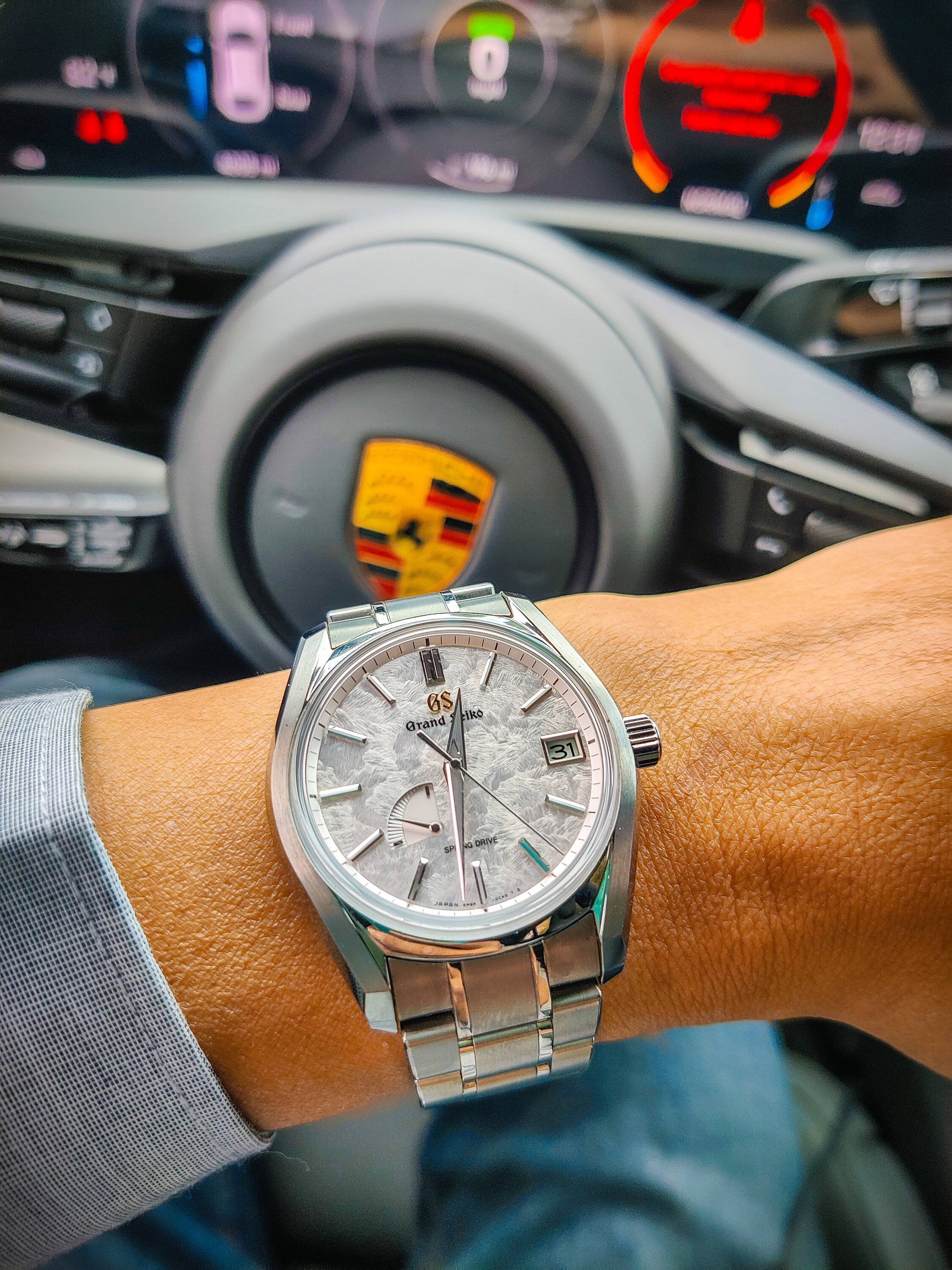 Porsche Taycan Tag Heuer Connected Porsche Watch PSX_20220731_155624
