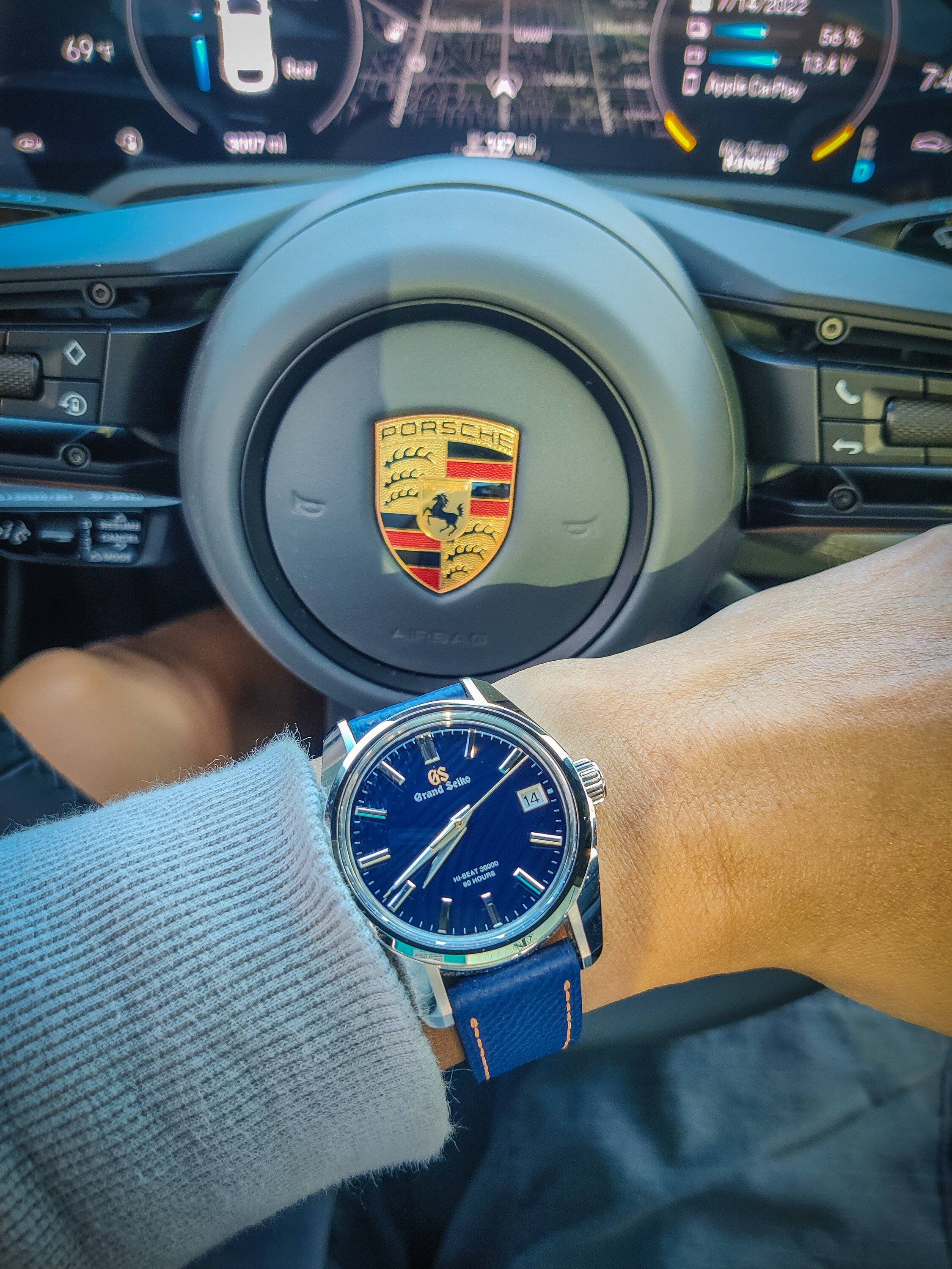 Porsche Taycan Tag Heuer Connected Porsche Watch PSX_20220714_102654