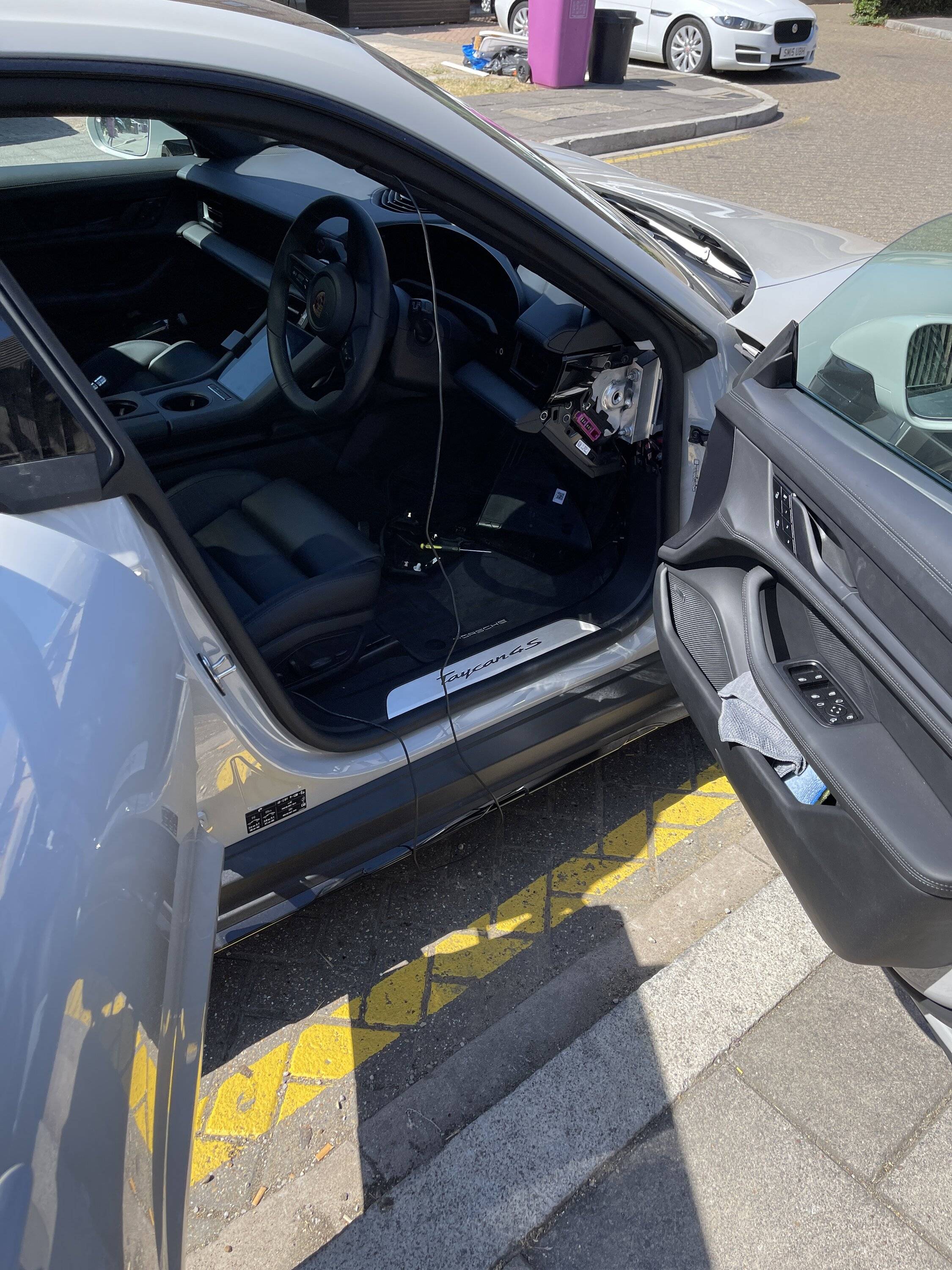 Porsche Taycan Dashcam install 79A41936-8263-4300-A39D-7063638821B8