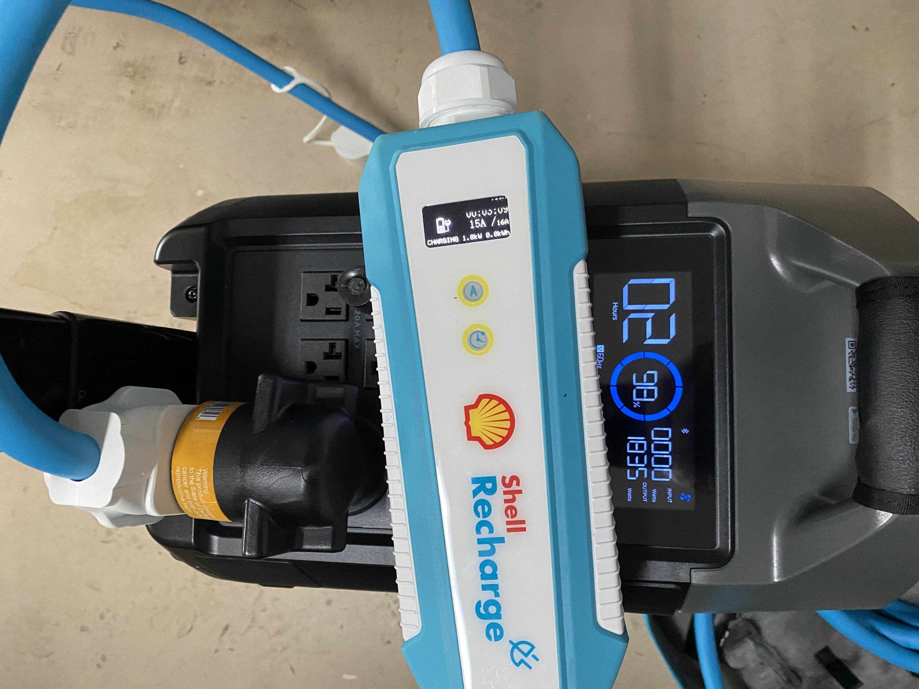 Porsche Taycan Taycan charging from solar generator 3.6K battery (EcoFlow Delta Max Pro) 53980E87-0395-452D-9AE8-9FCD731AB224
