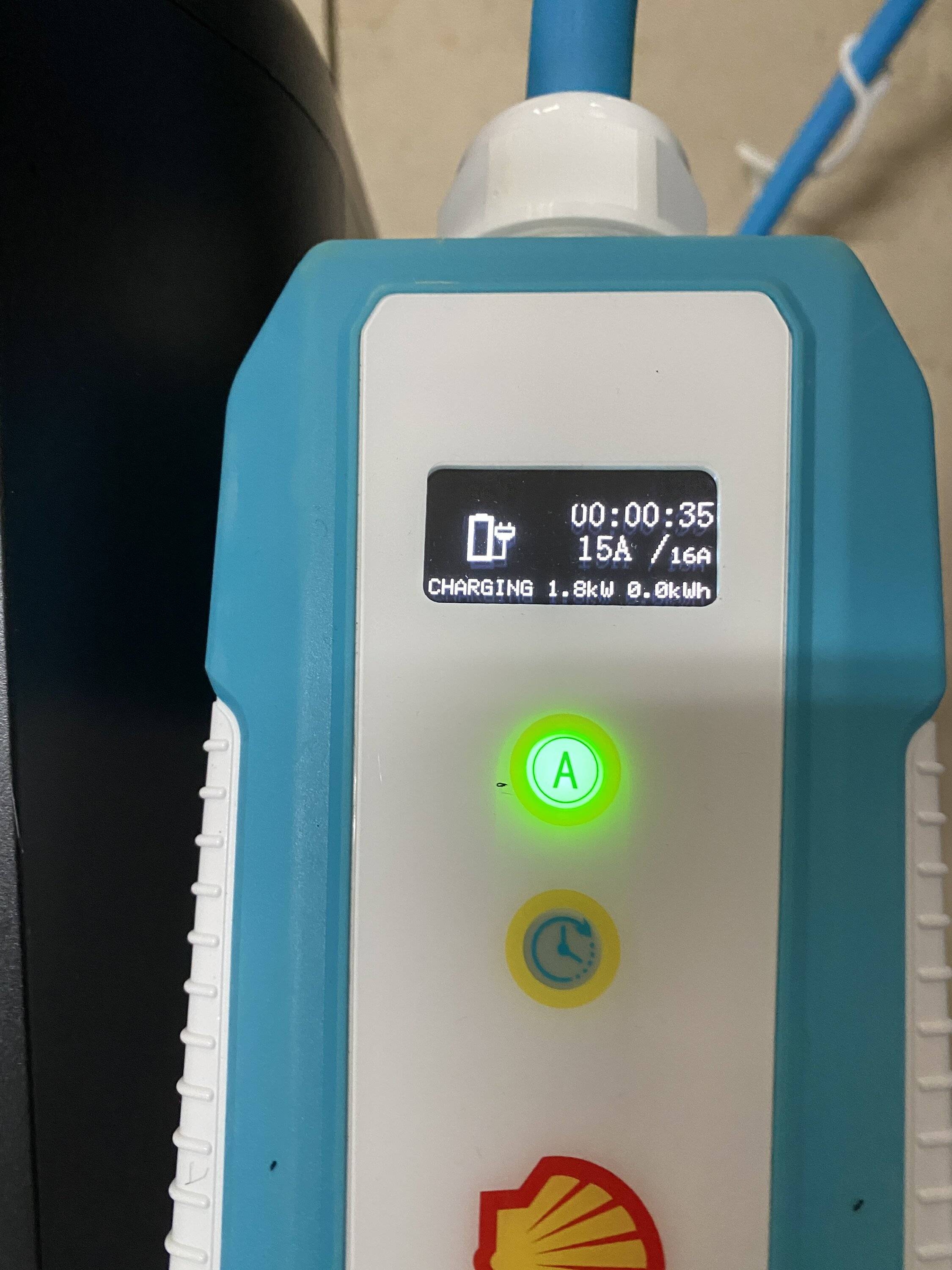 Porsche Taycan Taycan charging from solar generator 3.6K battery (EcoFlow Delta Max Pro) C15E9678-155F-4E25-AC98-5E5C97DE46BF