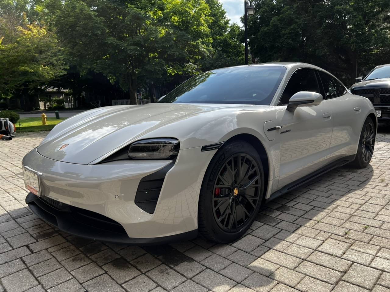 Porsche Taycan Taycan Turbo S Aero Design Wheels painted in satin Black same as Taycan Turbo Aero Wheels? 25B047B4-1828-4DEB-AFA9-918AB155E470
