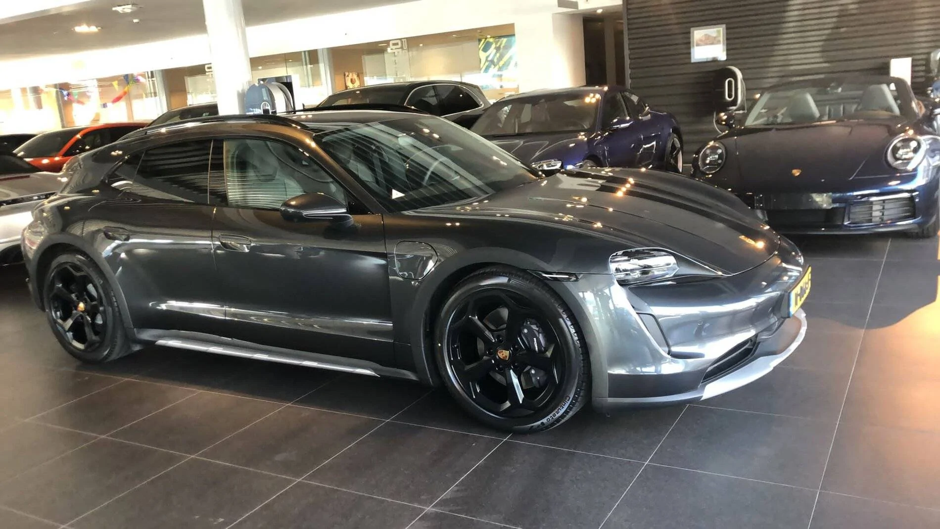 Porsche Taycan Taycan Turbo S Aero Design Wheels painted in satin Black same as Taycan Turbo Aero Wheels? 74861AAE-0FDF-4984-BD6B-1C4A1CEE9EE4