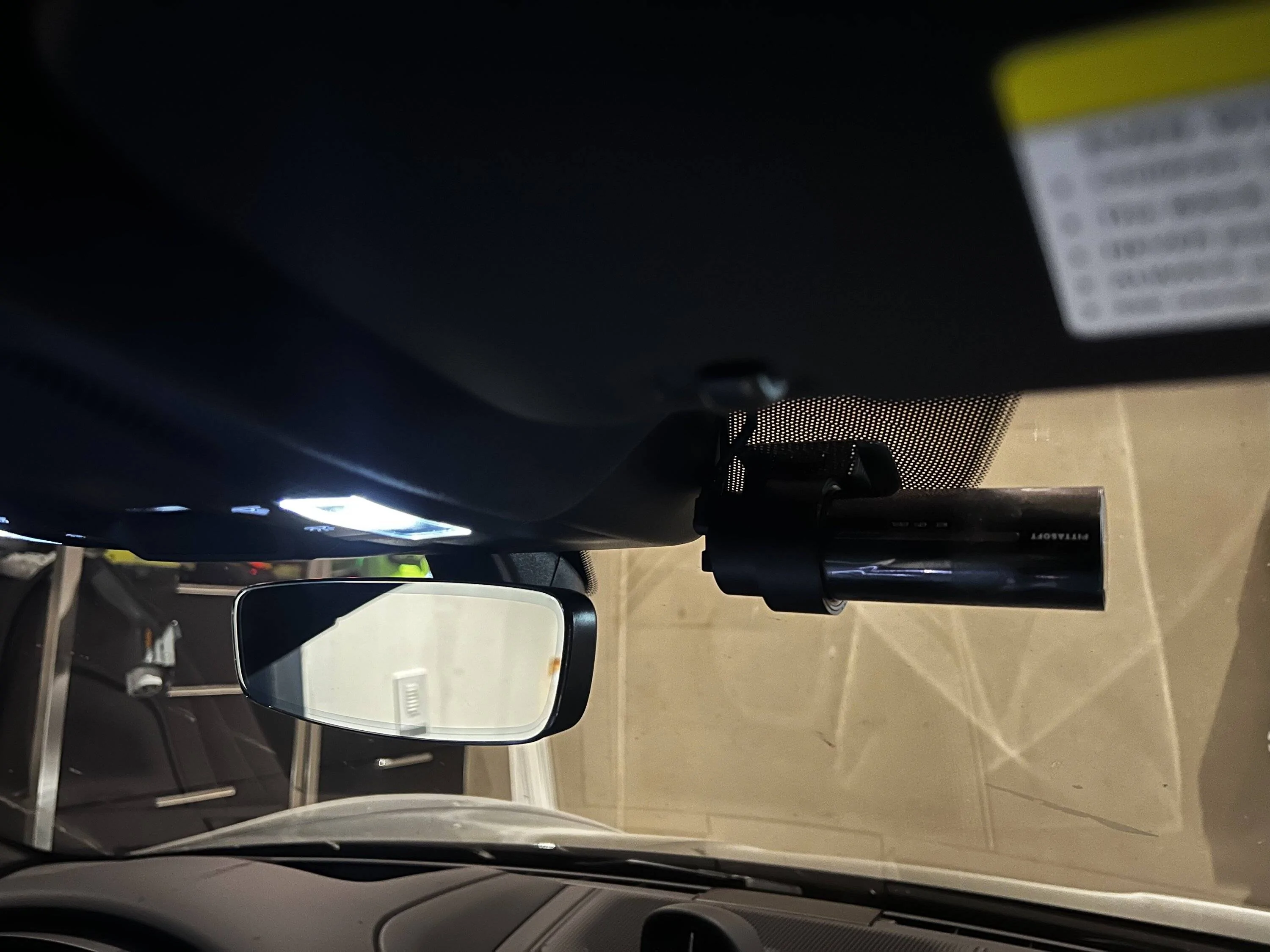 Porsche Taycan Thermally & Noise Insulated Glass 5482D4A6-F2F6-49B2-9B69-019BD201D91D