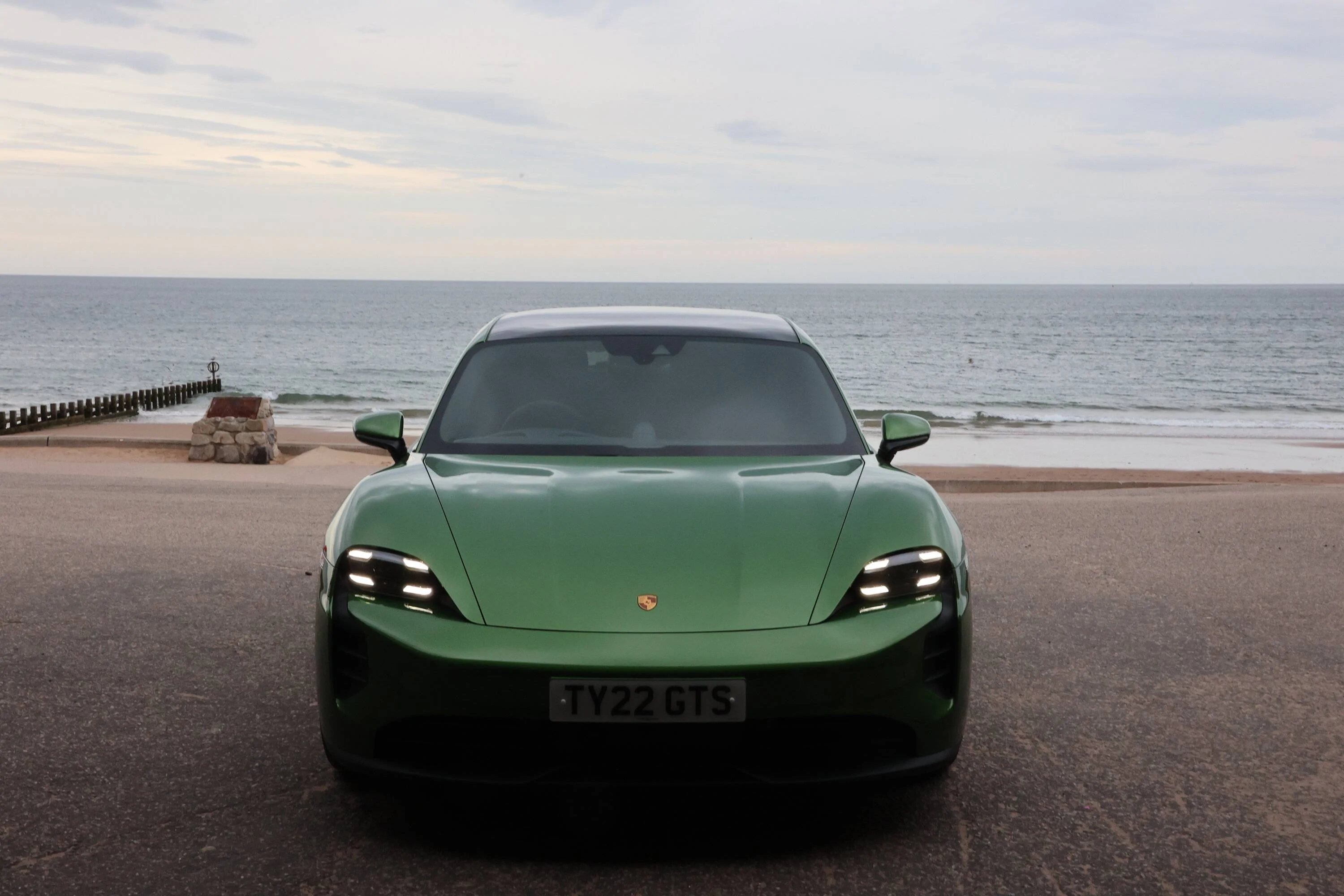 Porsche Taycan MAMBA GREEN Taycan Club 176C920D-E80C-4A43-8FB3-3BED627D5DA4