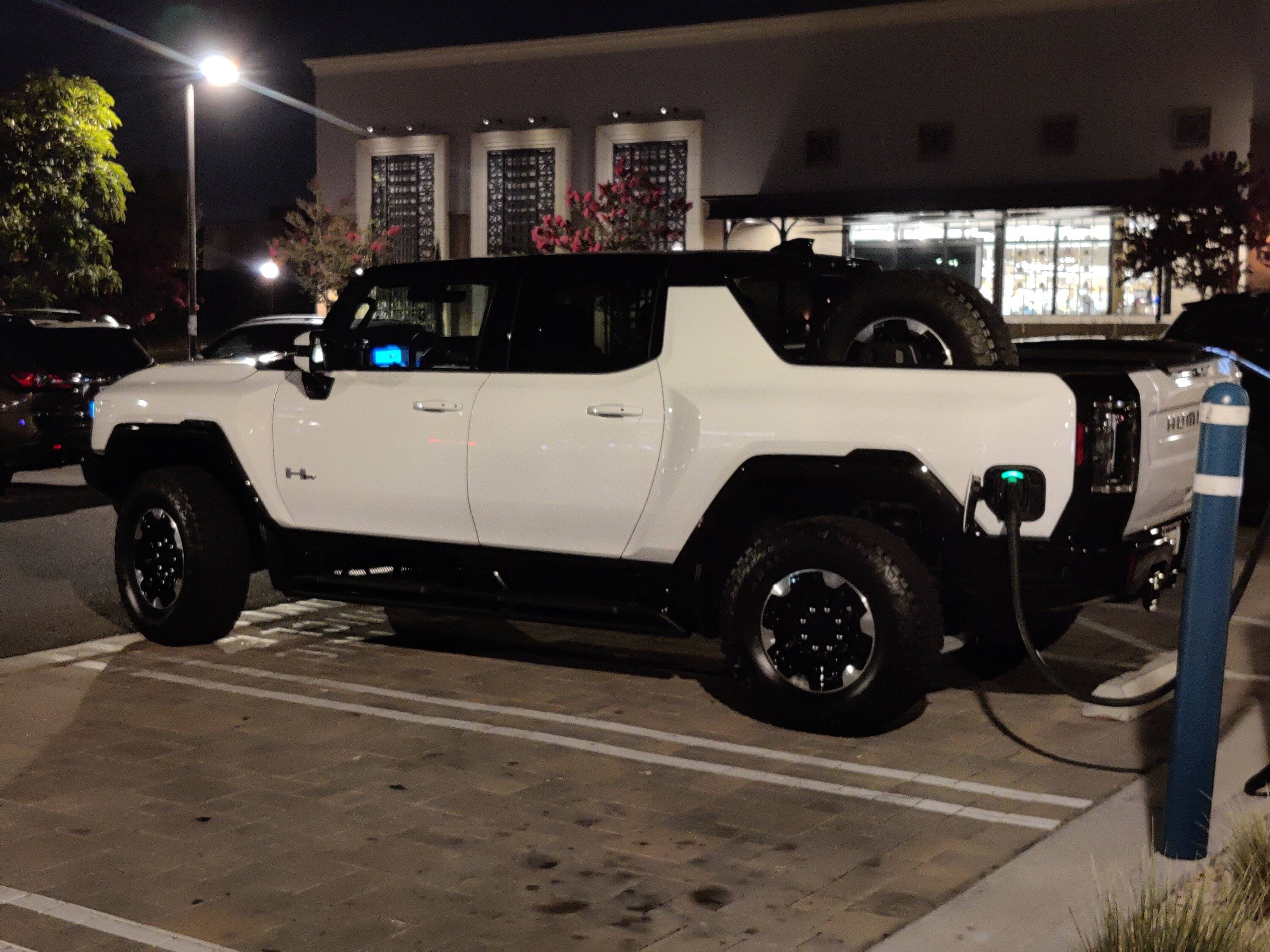 Porsche Taycan Taycan CT vs Hummer EV IMG_20220801_204356